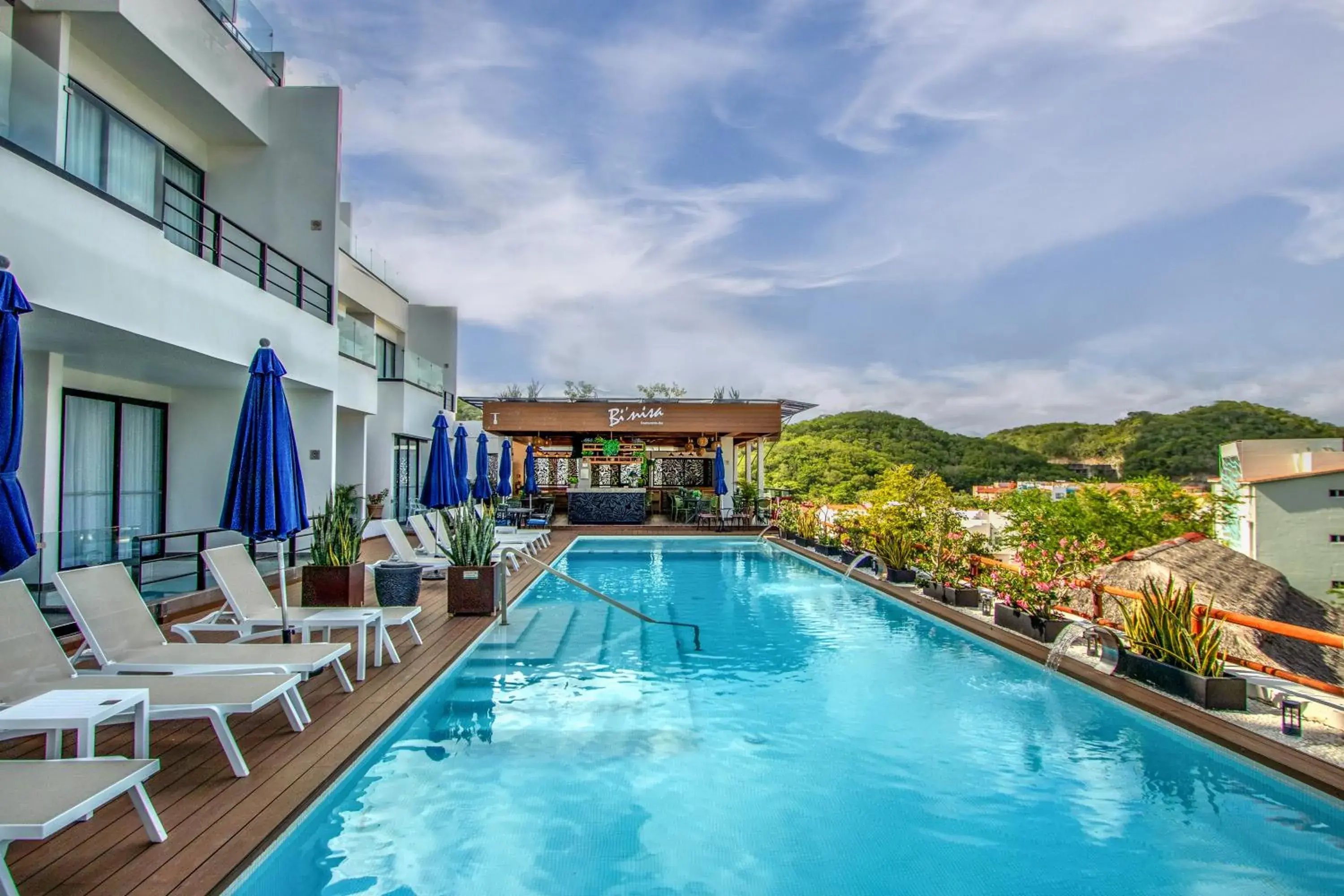 Swimming pool in Nirú Ocean Suites by Binniguenda Swimming pool in Nirú Ocean Suites by Binniguenda