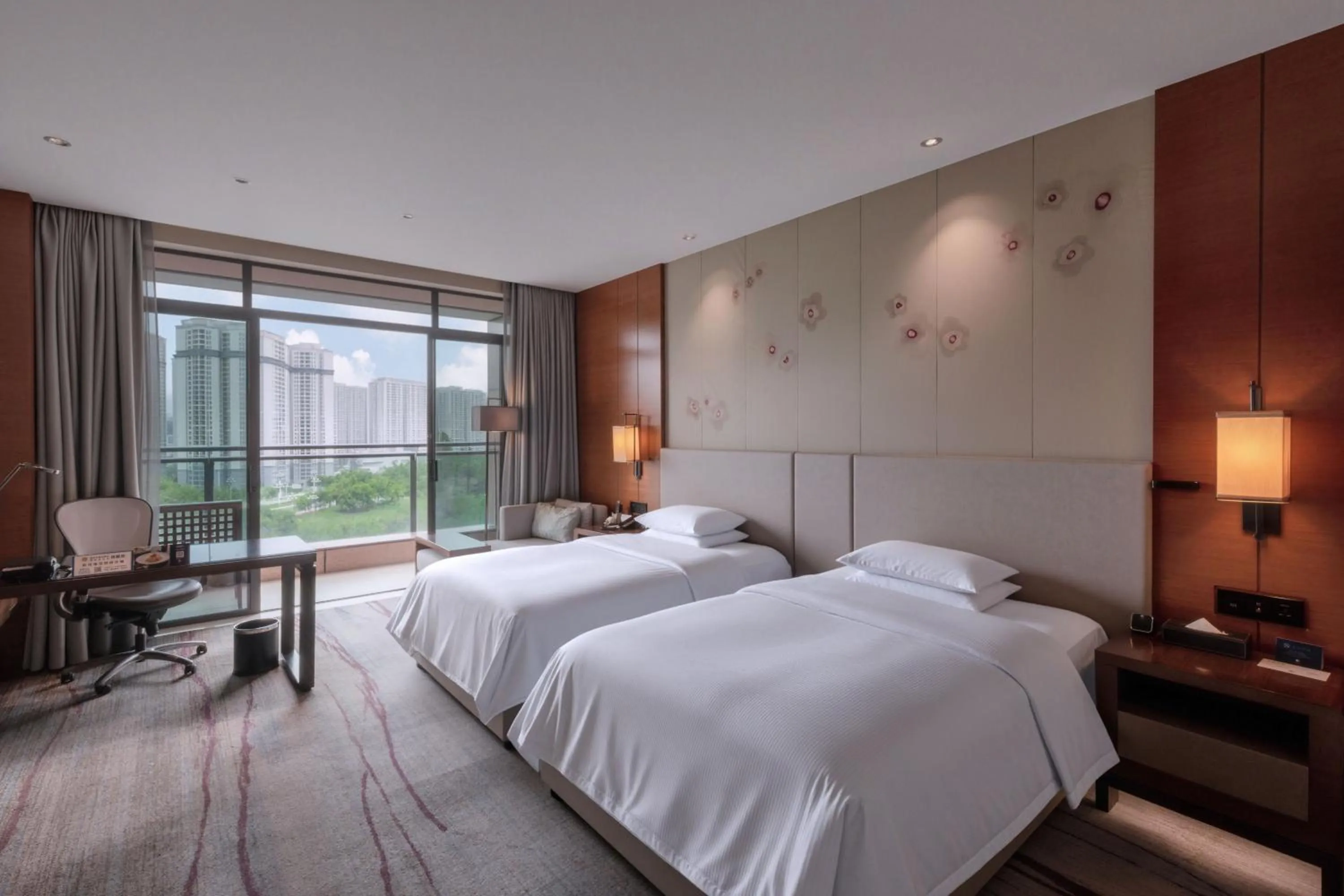 Bed in DoubleTree by Hilton Guangzhou Science City-Free Shuttle Bus Service During Canton Fair Period