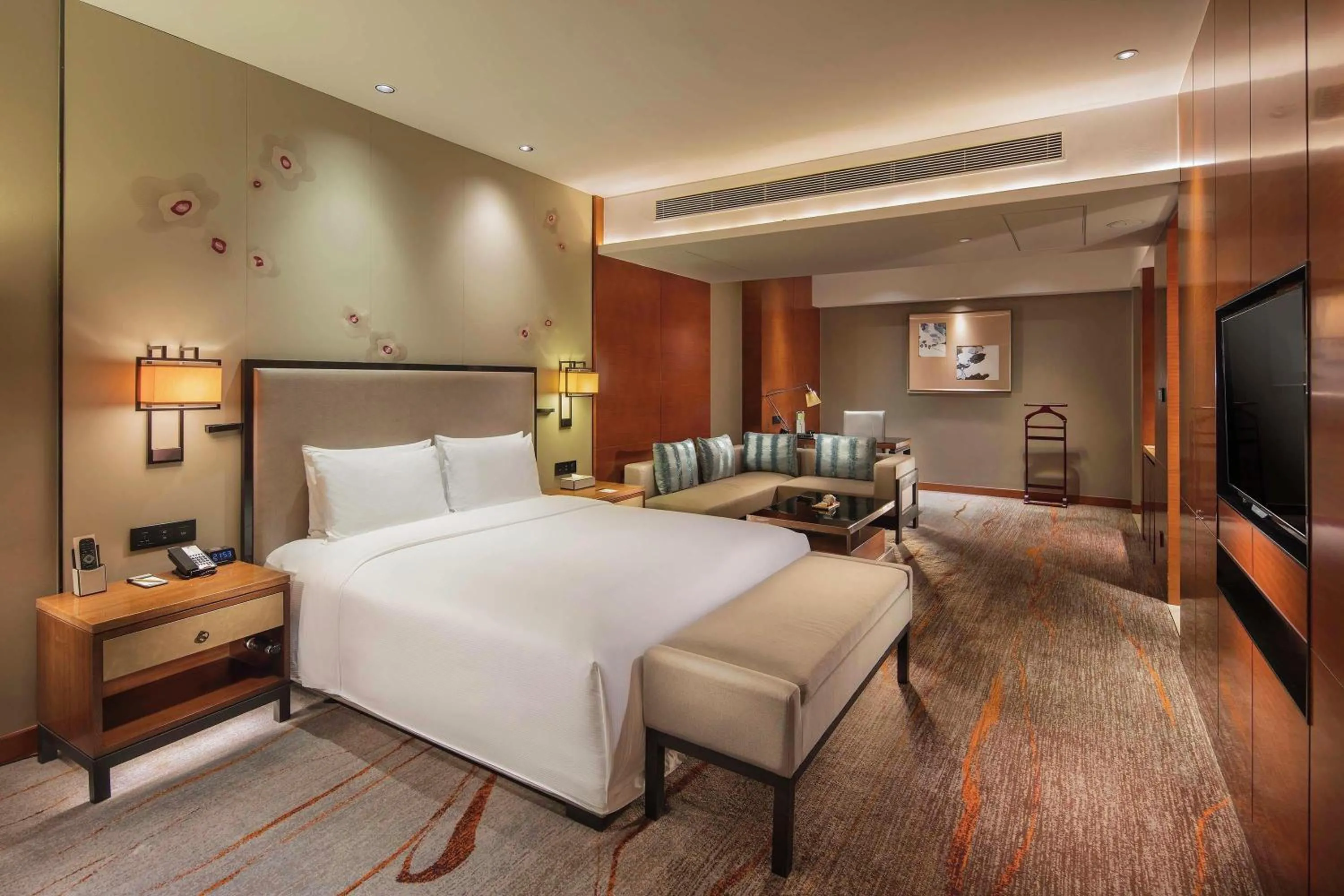 Bedroom, Bed in DoubleTree by Hilton Guangzhou Science City