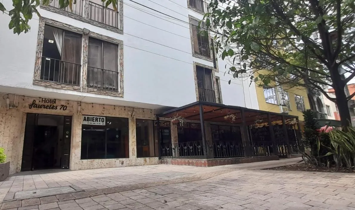 Property building in Hotel Laureles 70