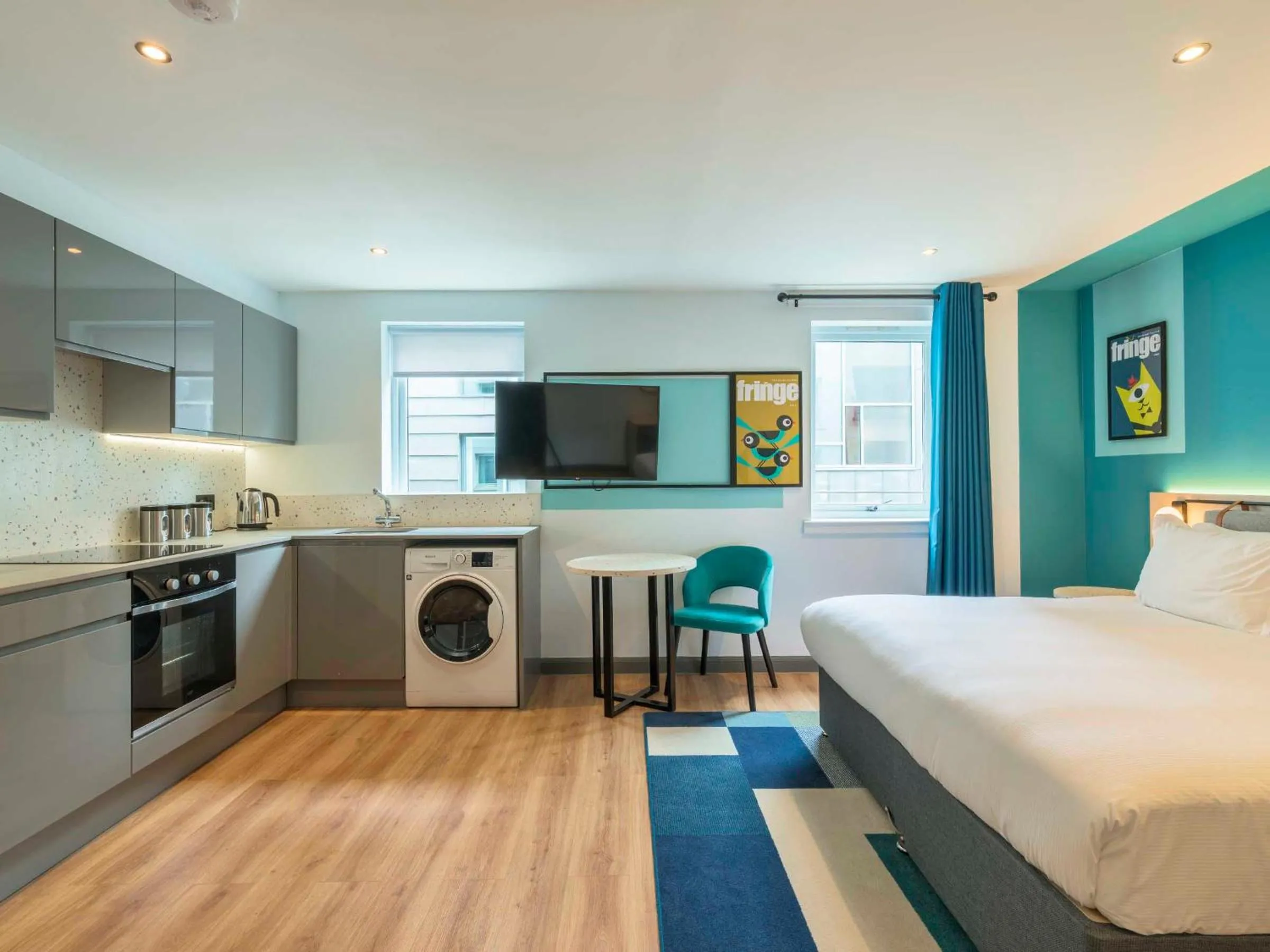 Bedroom, Bed in Holyrood Aparthotel