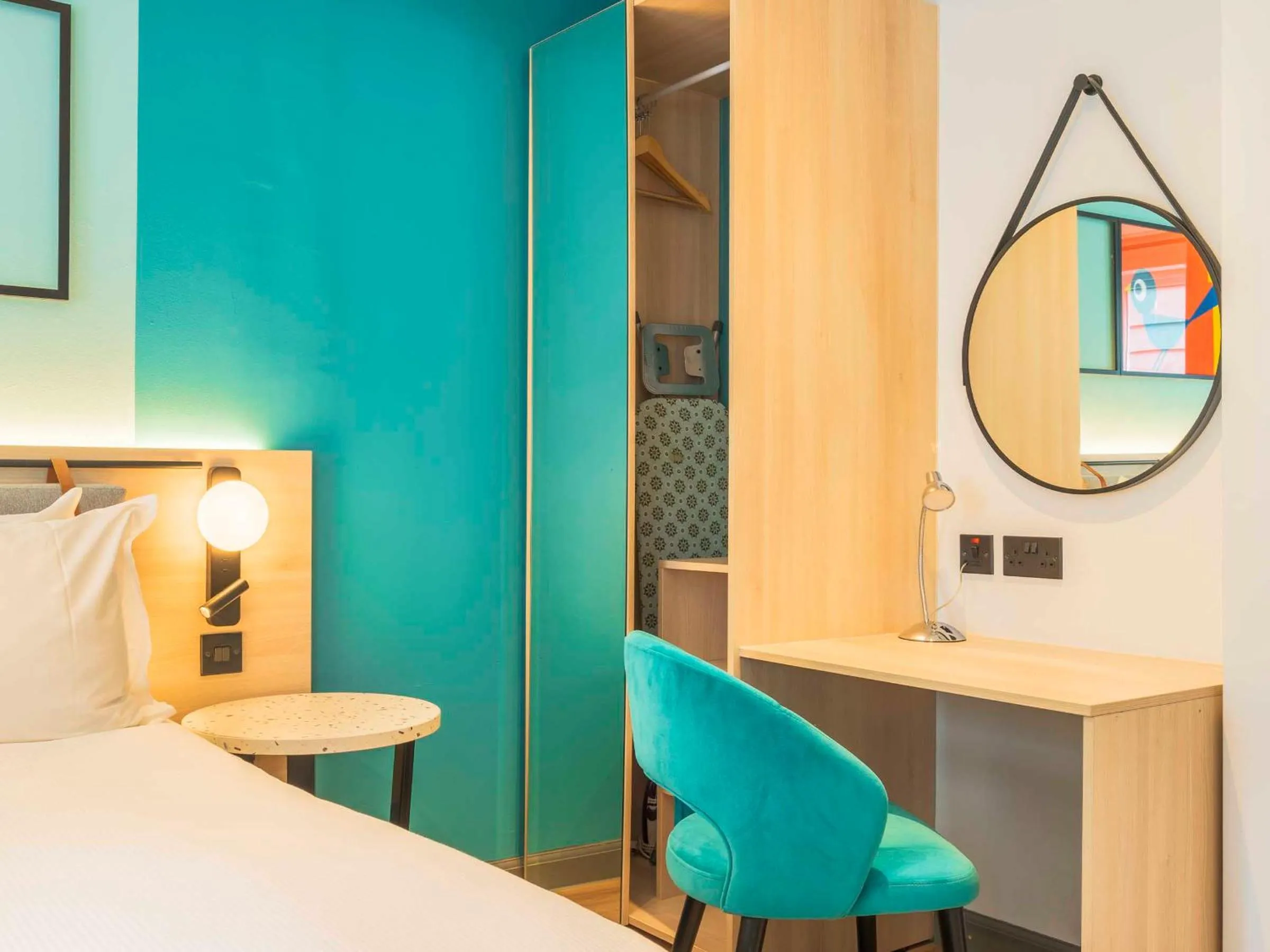 Bedroom, Bed in Holyrood Aparthotel