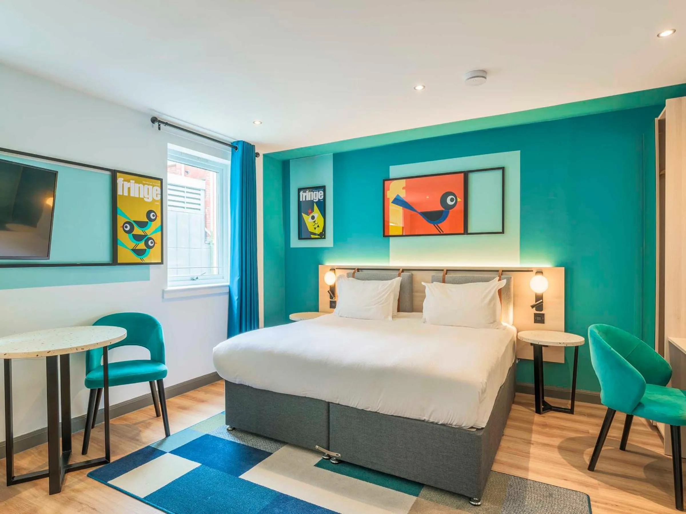 Bed in Holyrood Aparthotel