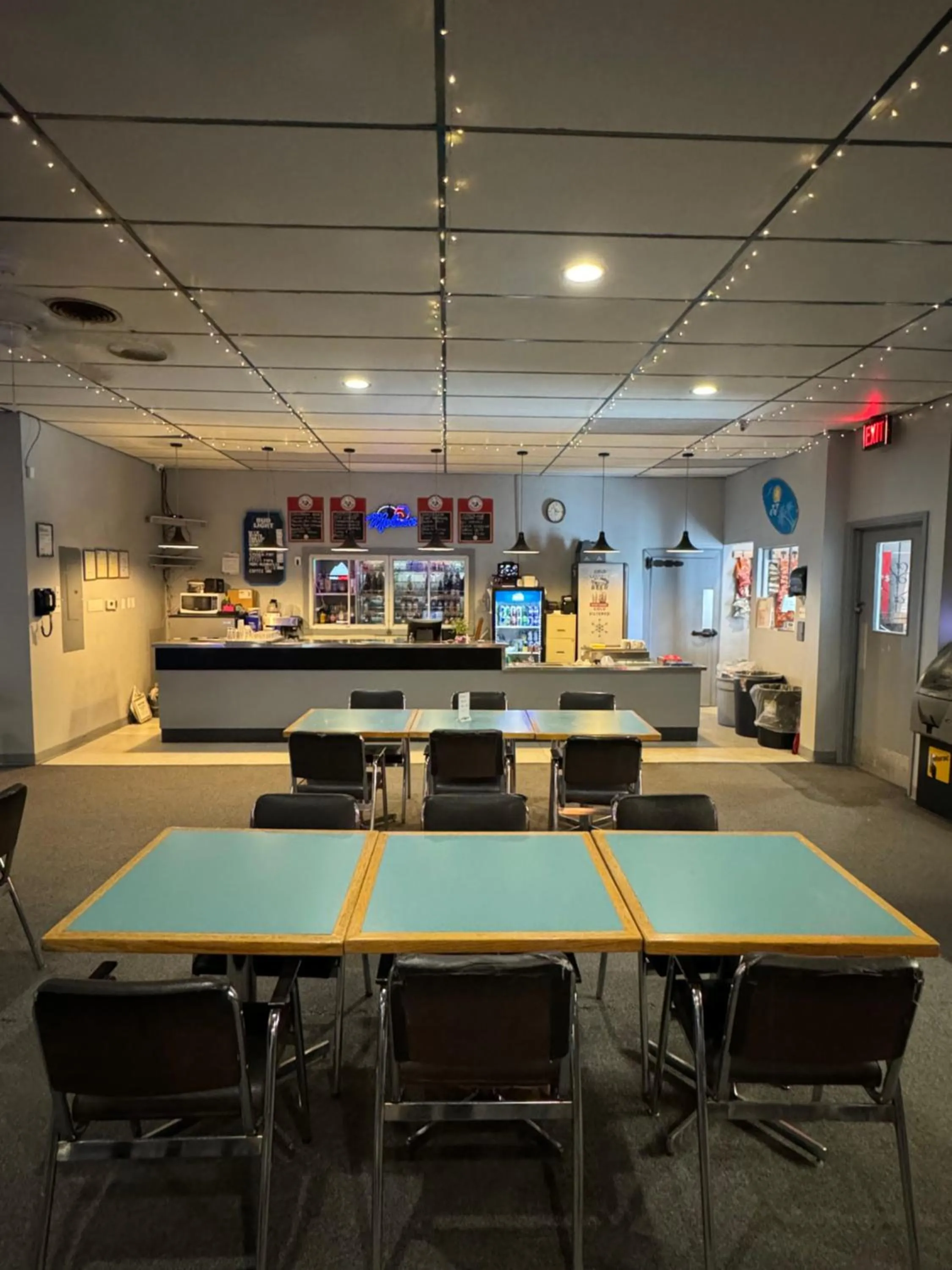 Lounge or bar in Minnedosa Inn