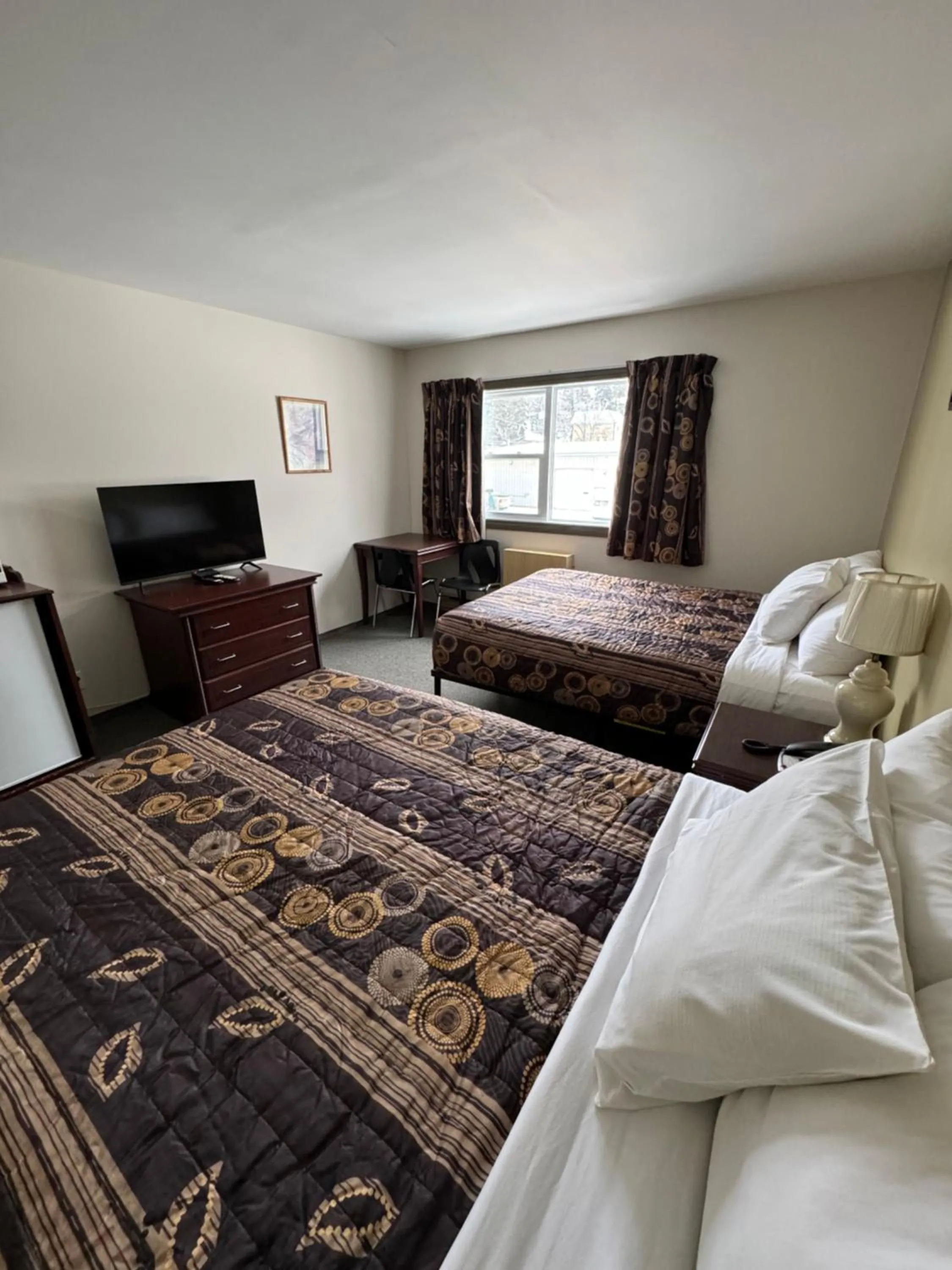 Bed in Minnedosa Inn