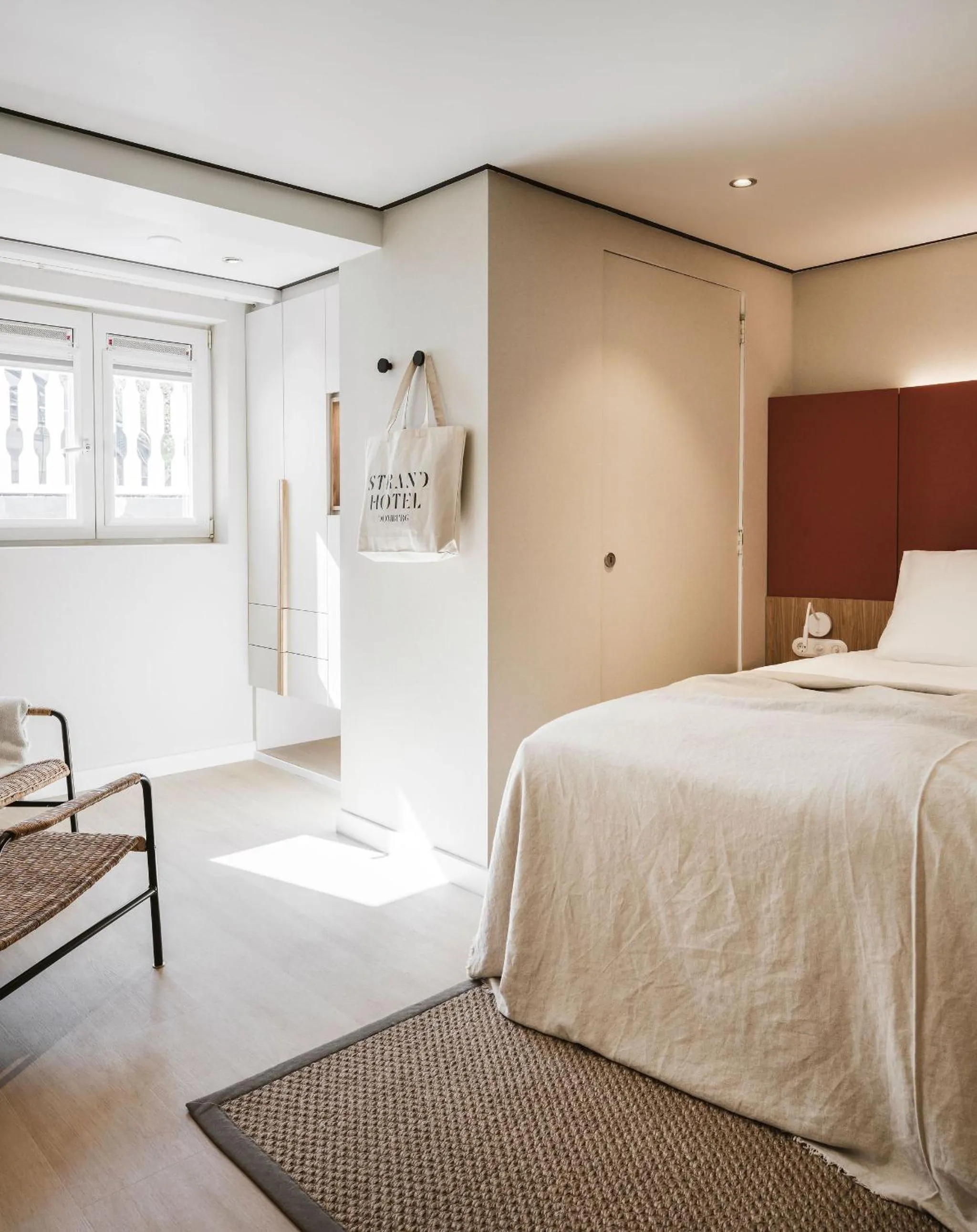 Bedroom, Bed in Strandhotel Domburg - Next Door