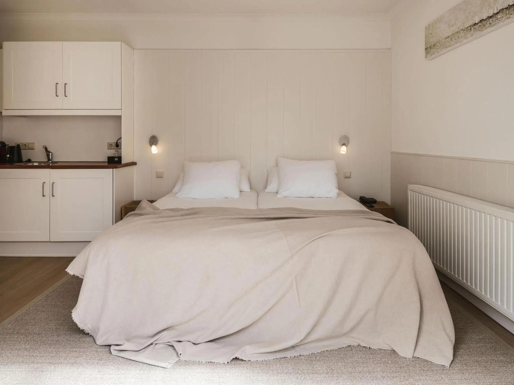 Bed in Strandhotel Domburg - Next Door