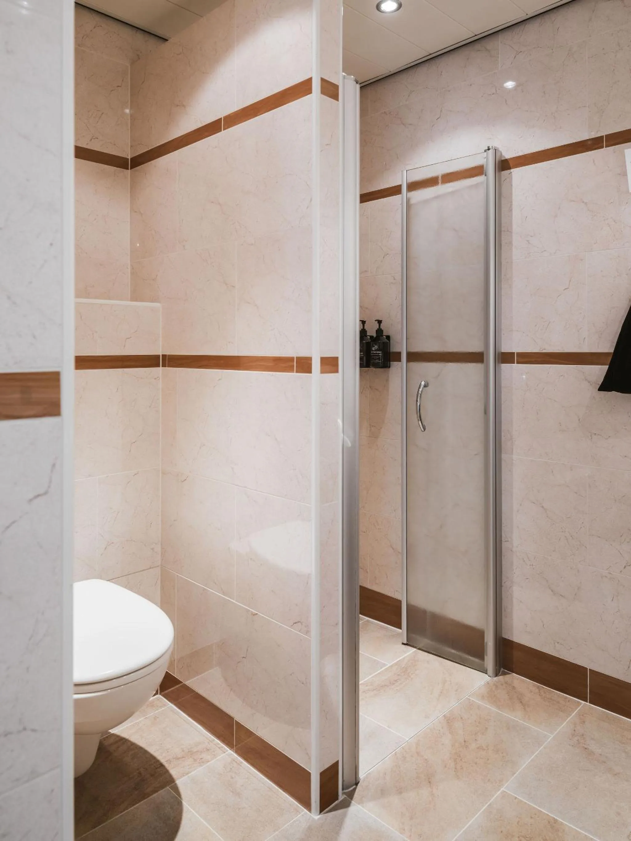 Bathroom in Strandhotel Domburg - Next Door