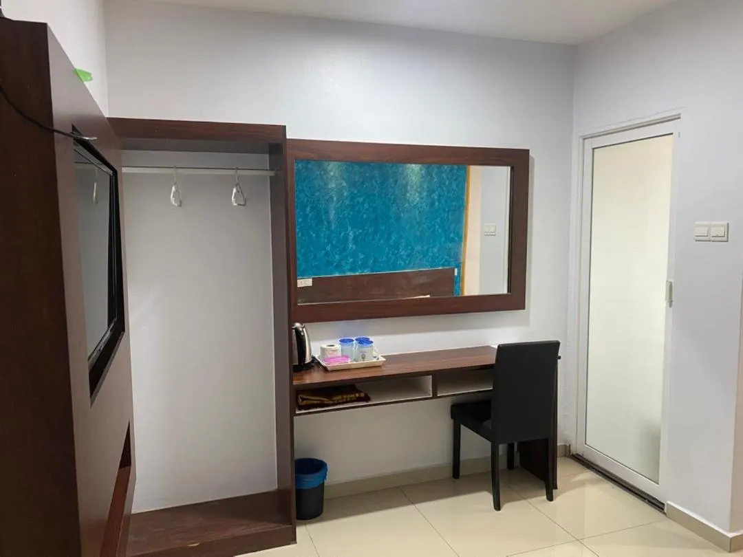 wardrobe in Codidik Hotel