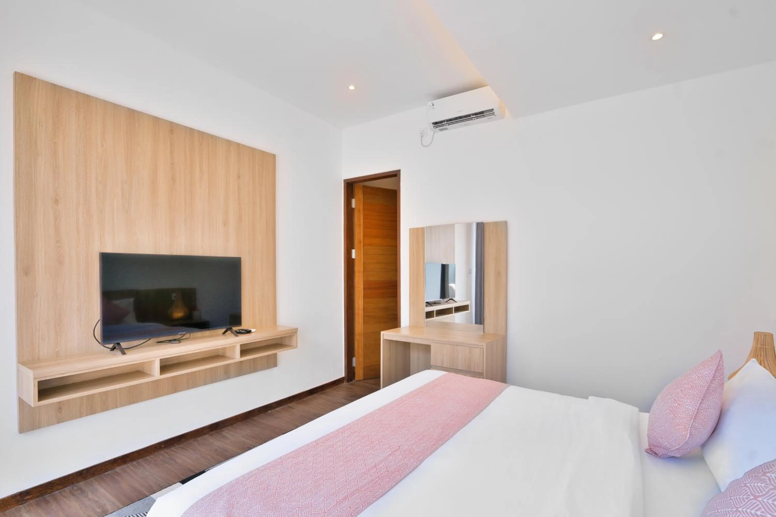 Bed in Bernard Villa by Betterplace