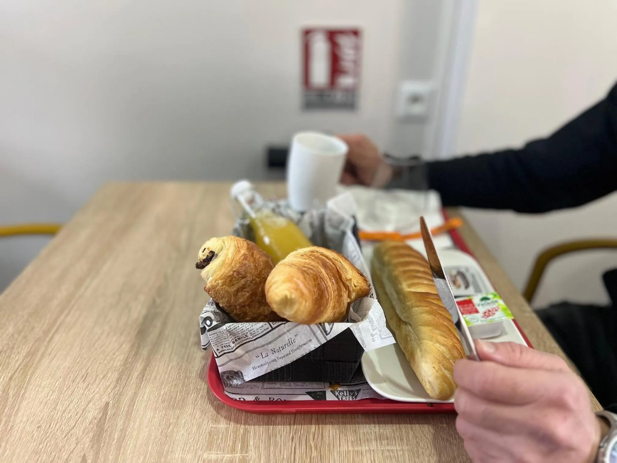 Breakfast in Armor Hotel