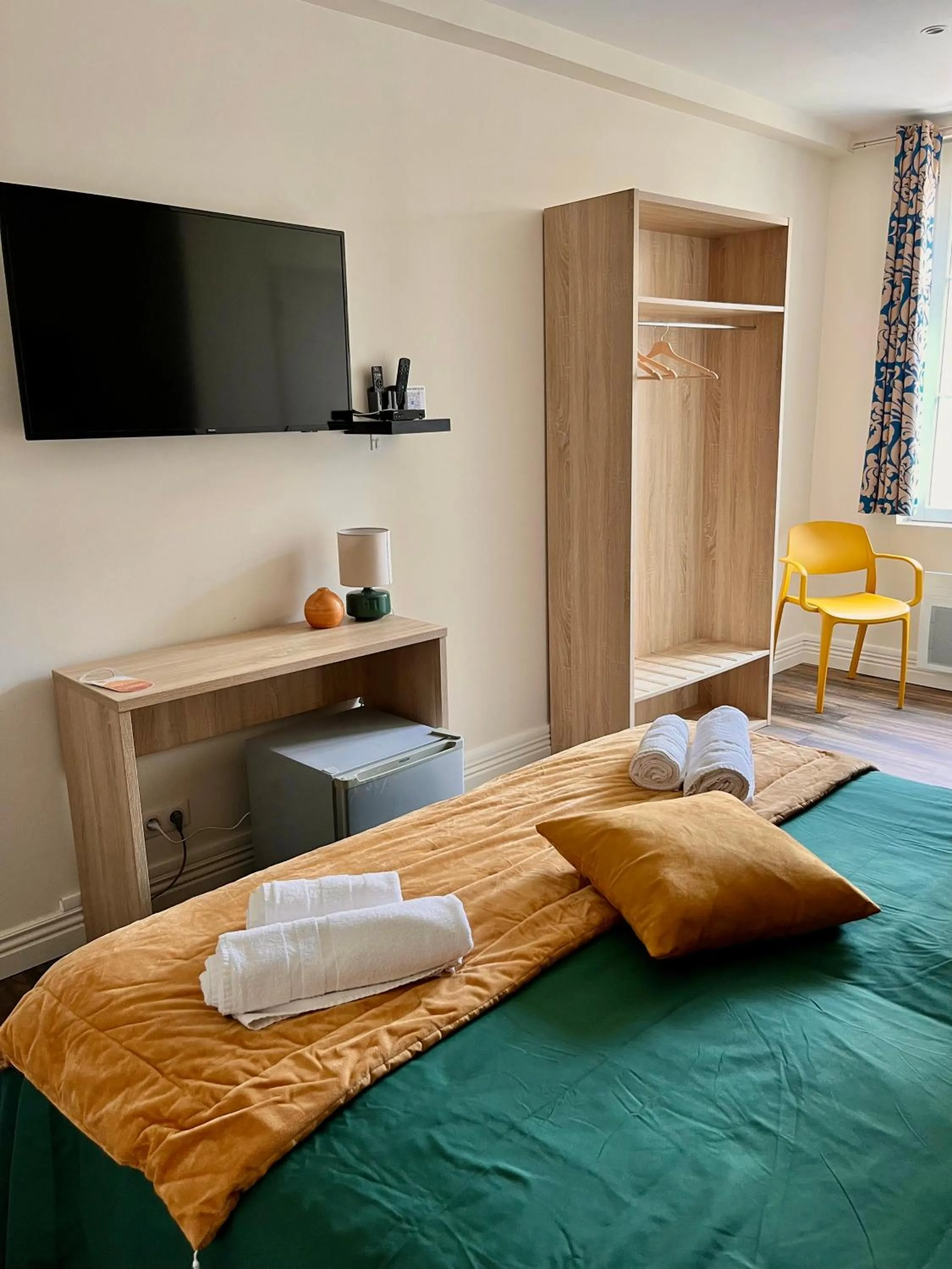 Bedroom, Bed in Armor Hotel