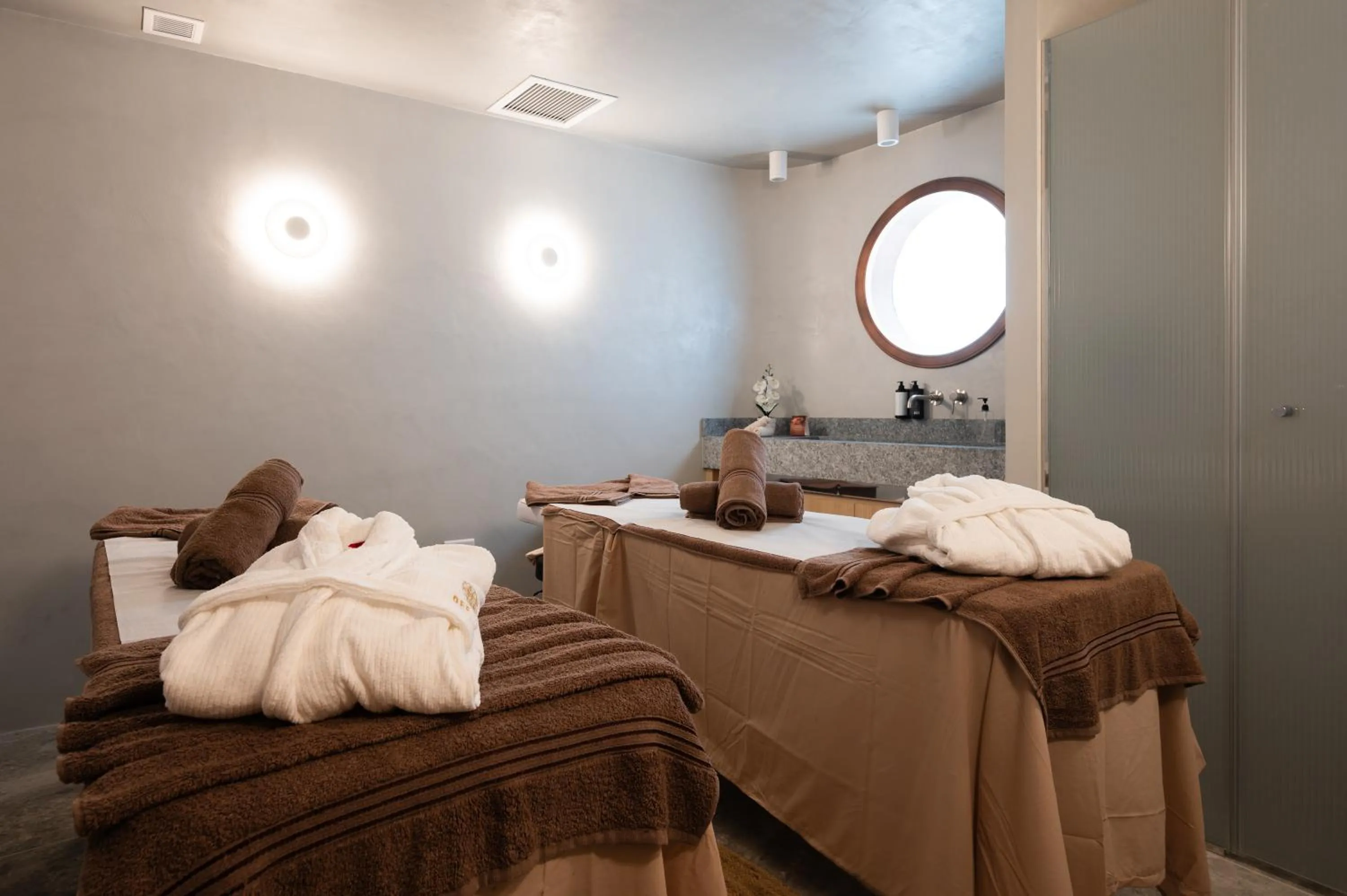 Massage, Bed in Best Western Premier Malta