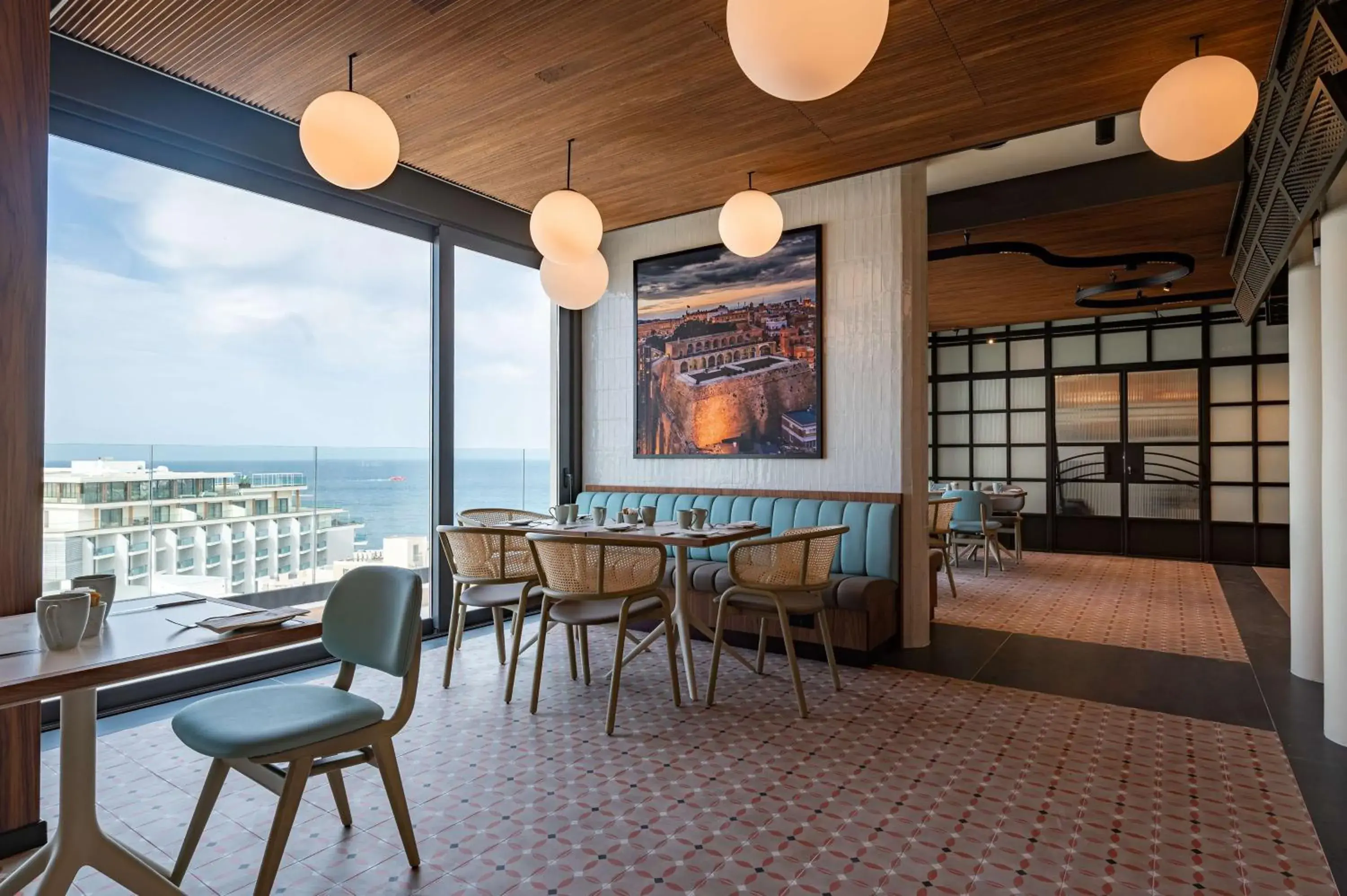 Restaurant/places to eat, Bed in Best Western Premier Malta Restaurant/places to eat, Bed in Best Western Premier Malta