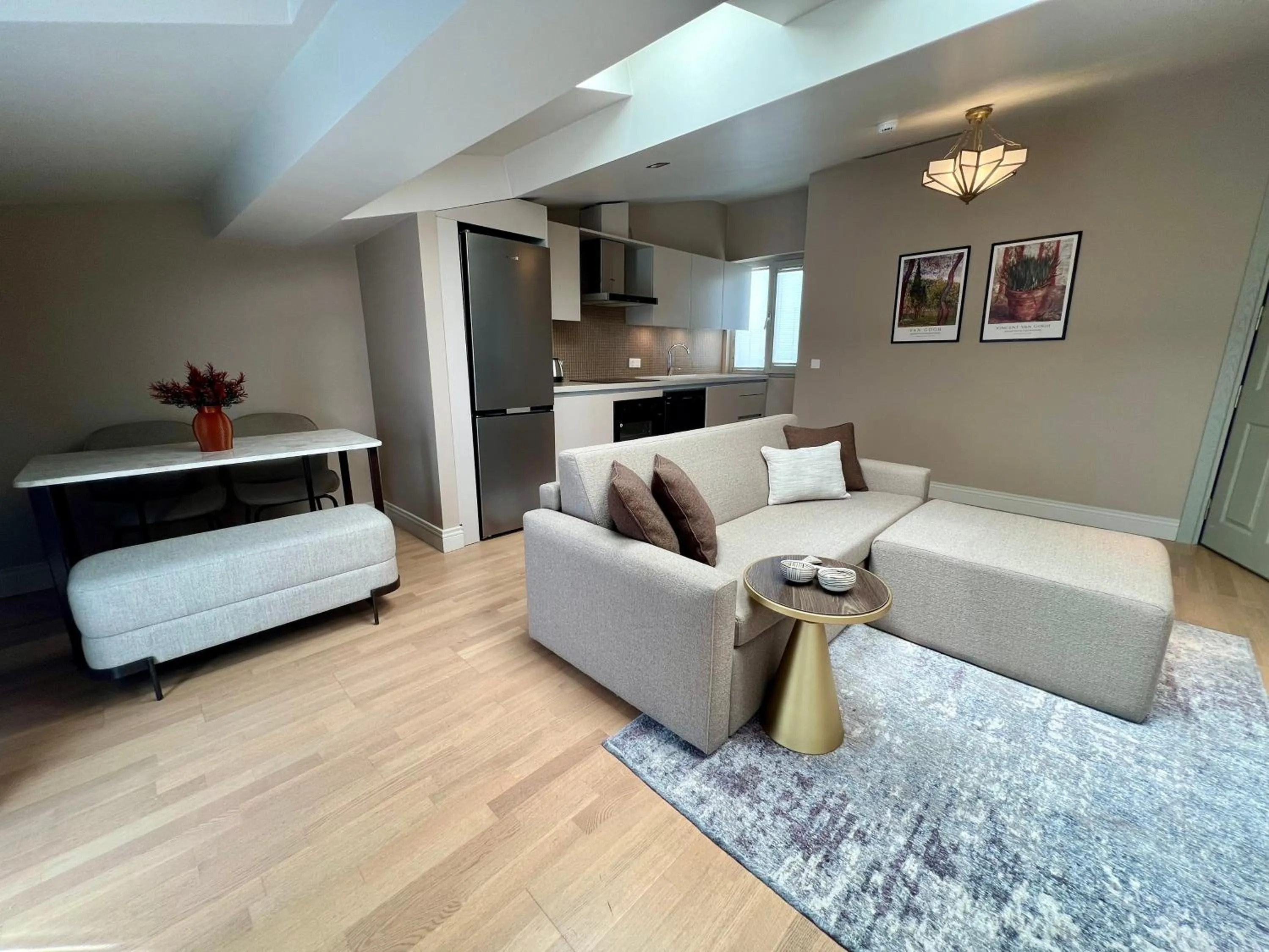 Bed in Weingart Suites Hotel