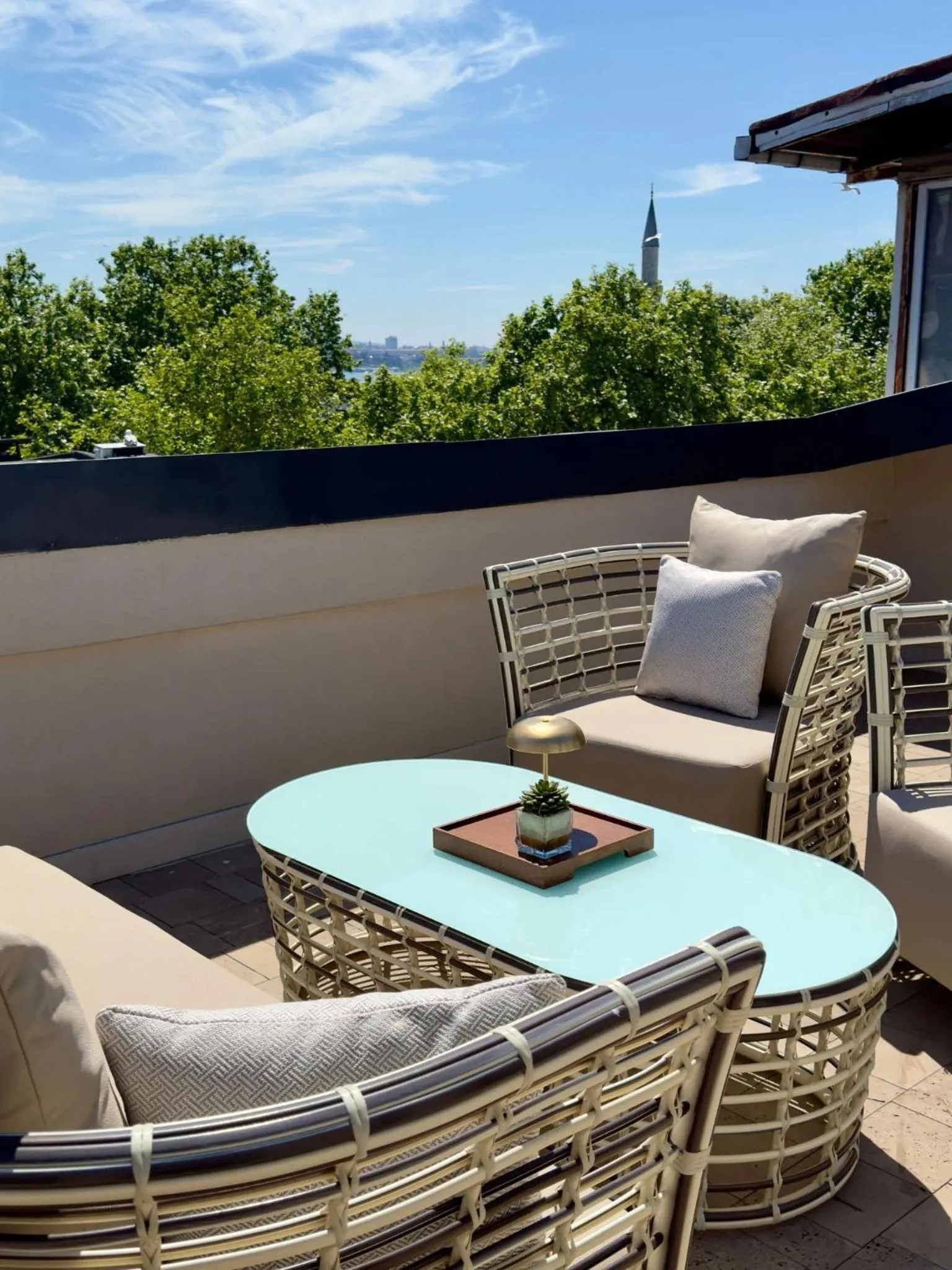Balcony/Terrace in Weingart Suites Hotel