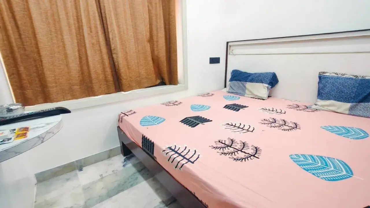 Bed in HOTEL GALAXY SURAT Bed in HOTEL GALAXY SURAT