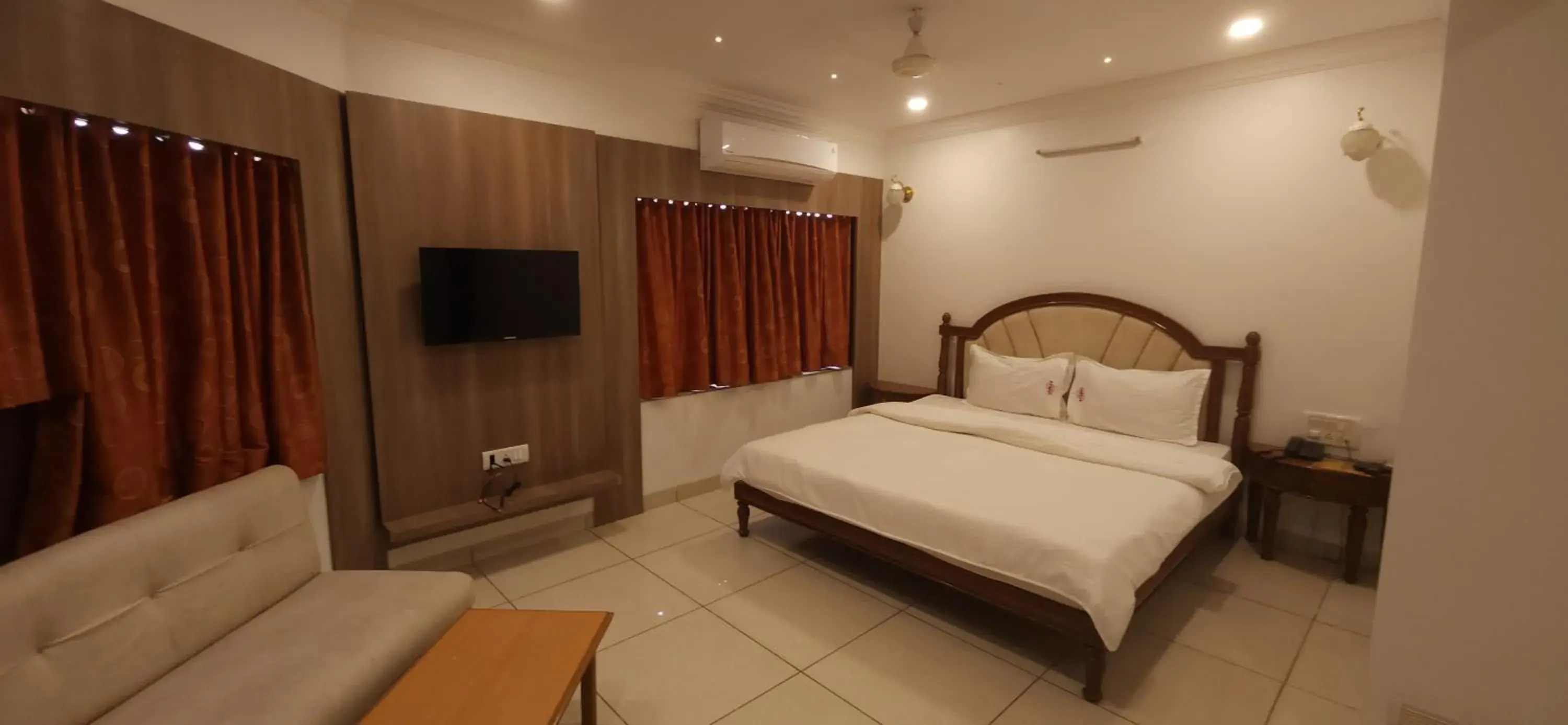 Bed in HOTEL GALAXY SURAT Bed in HOTEL GALAXY SURAT