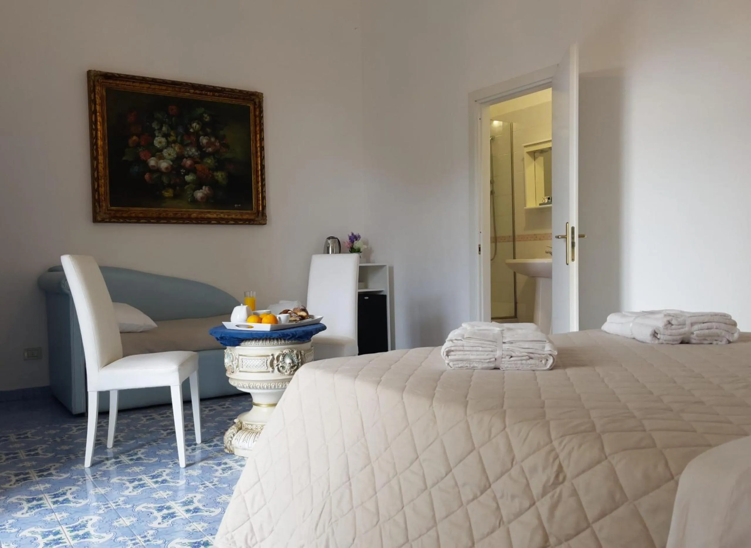 Bed in Ambasciata Sorrento Relais