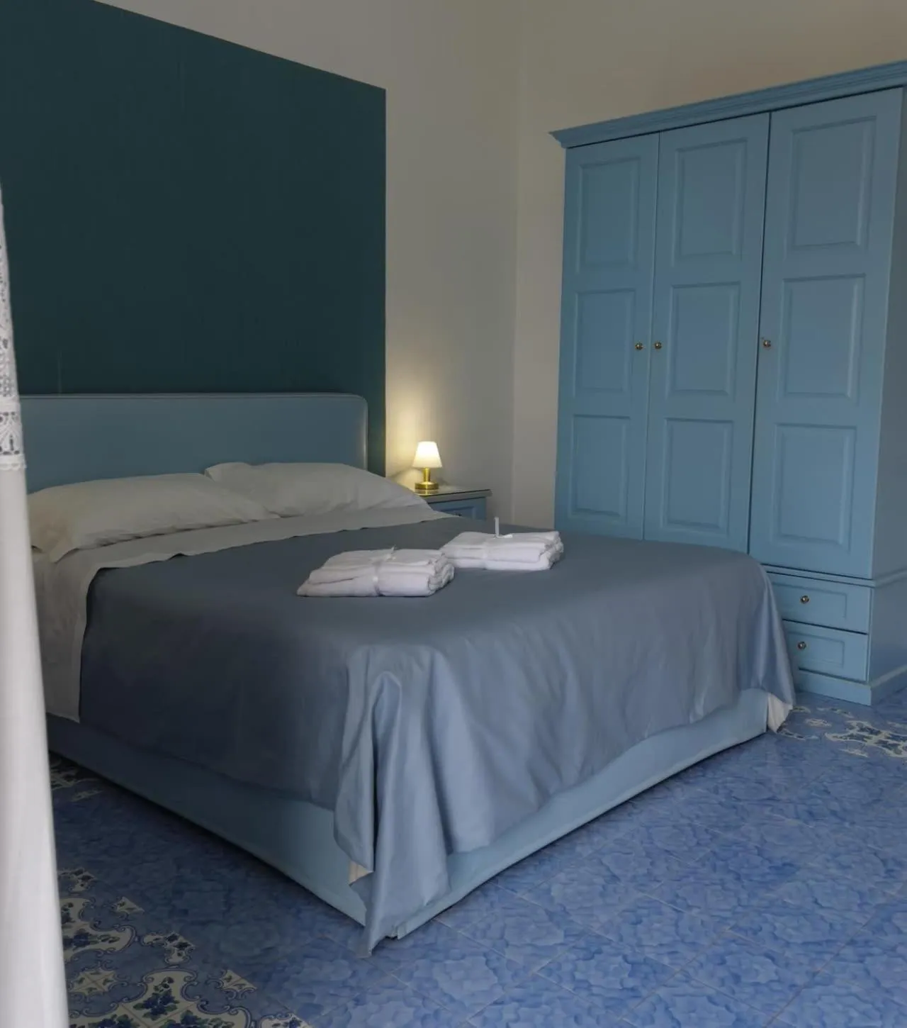 Bed in Ambasciata Sorrento Relais