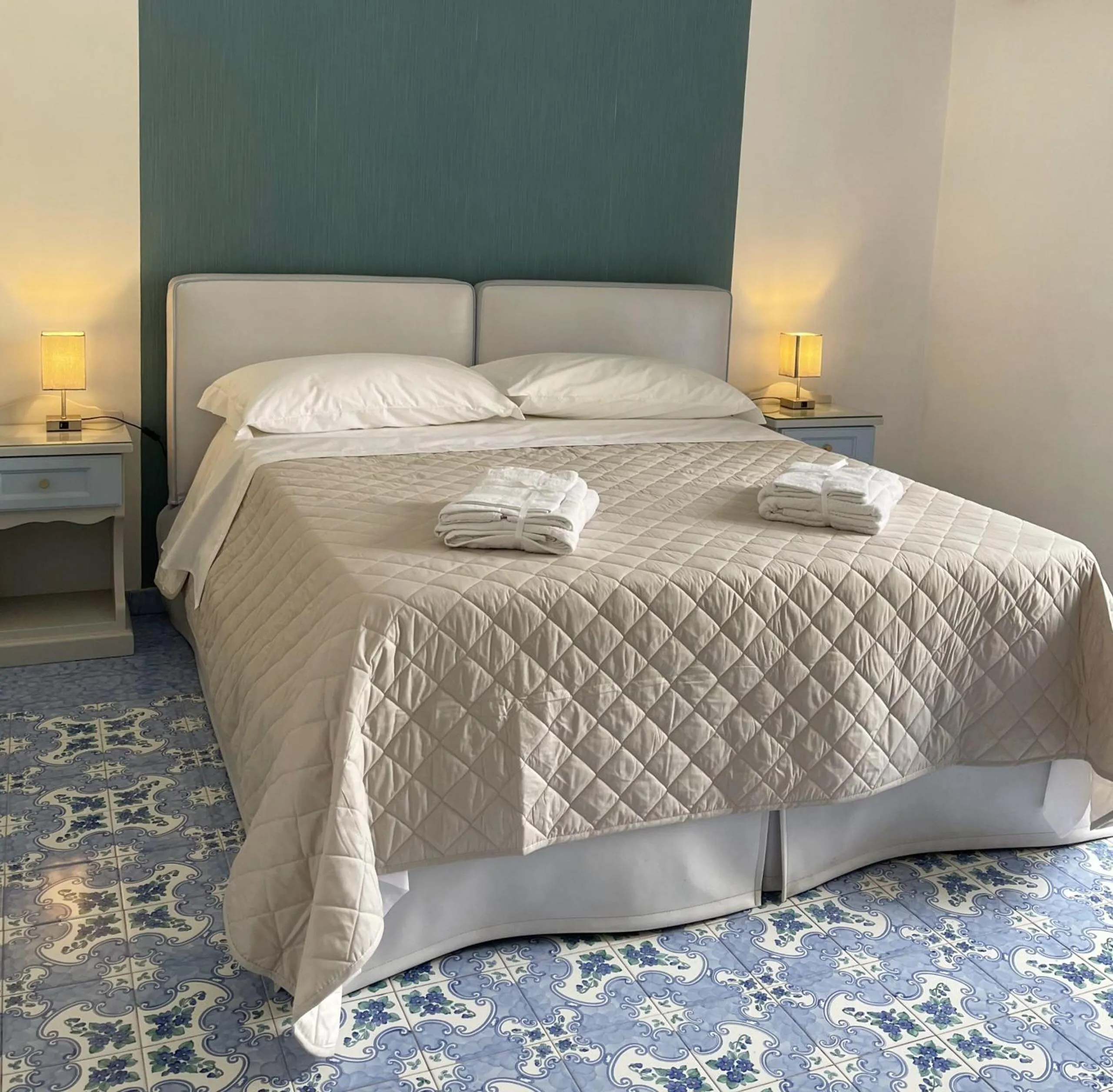 Bed in Ambasciata Sorrento Relais