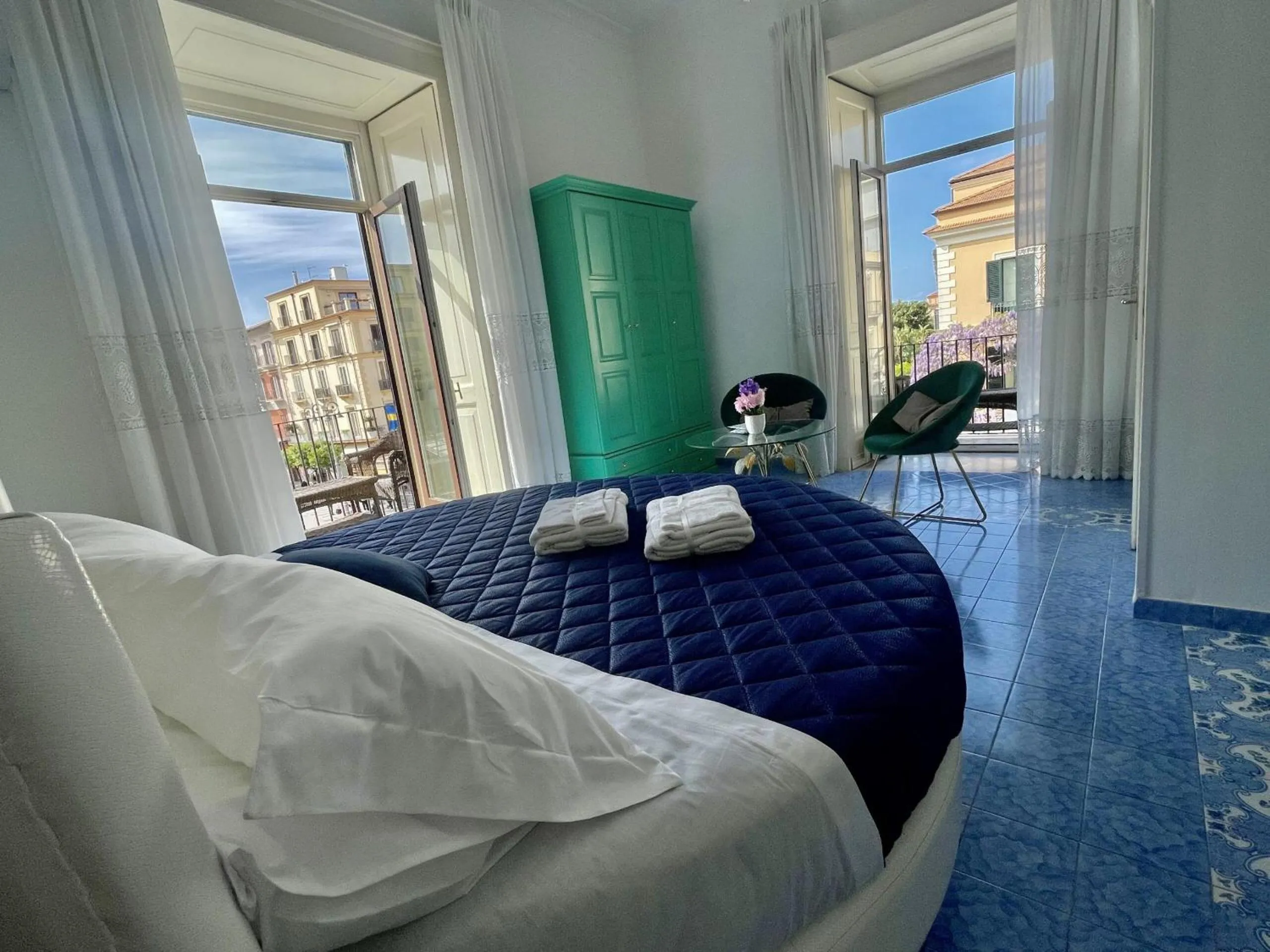Bed in Ambasciata Sorrento Relais