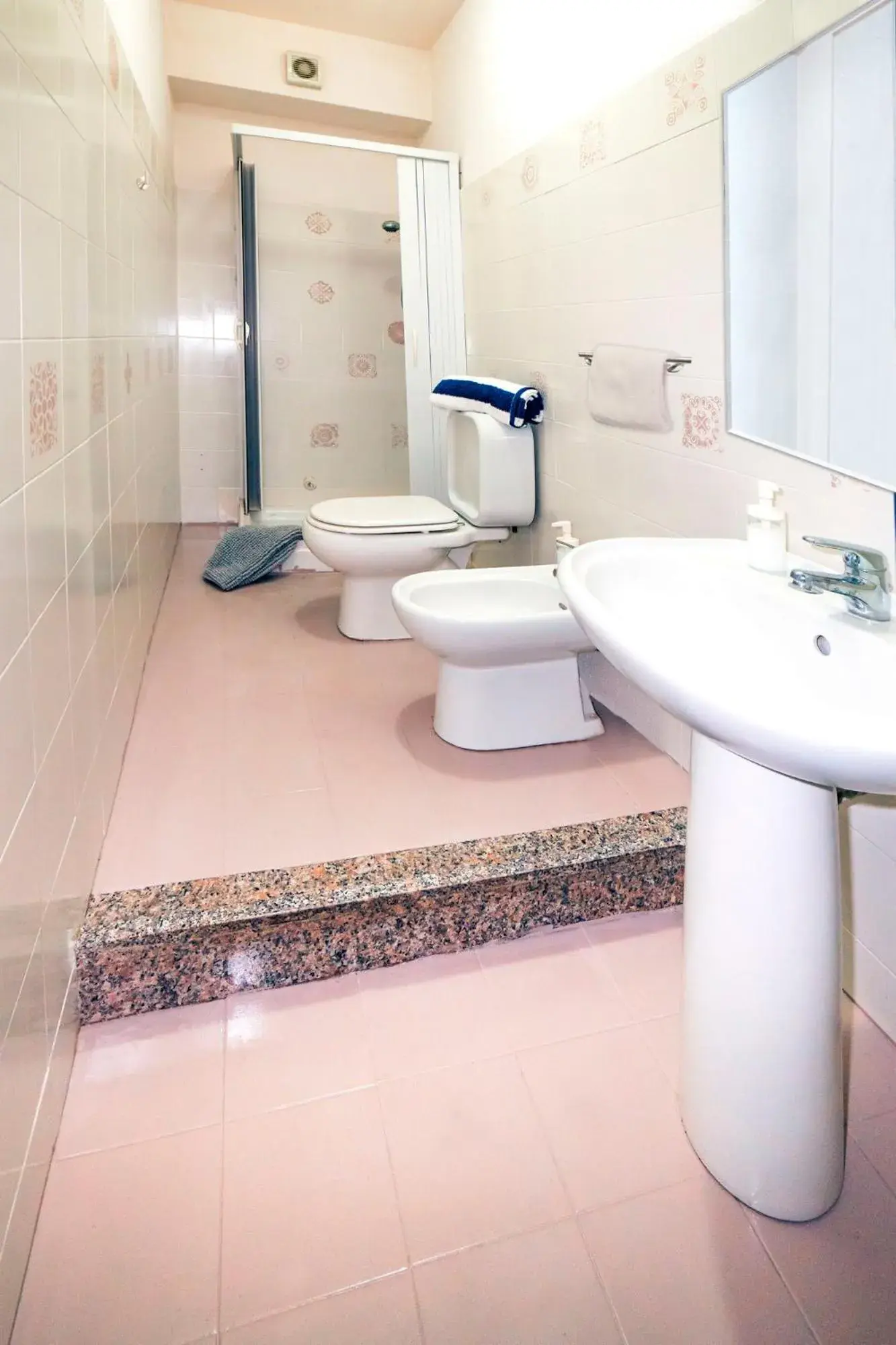 Triple Room with Balcony in Hotel Fernanda Triple Room with Balcony in Hotel Fernanda
