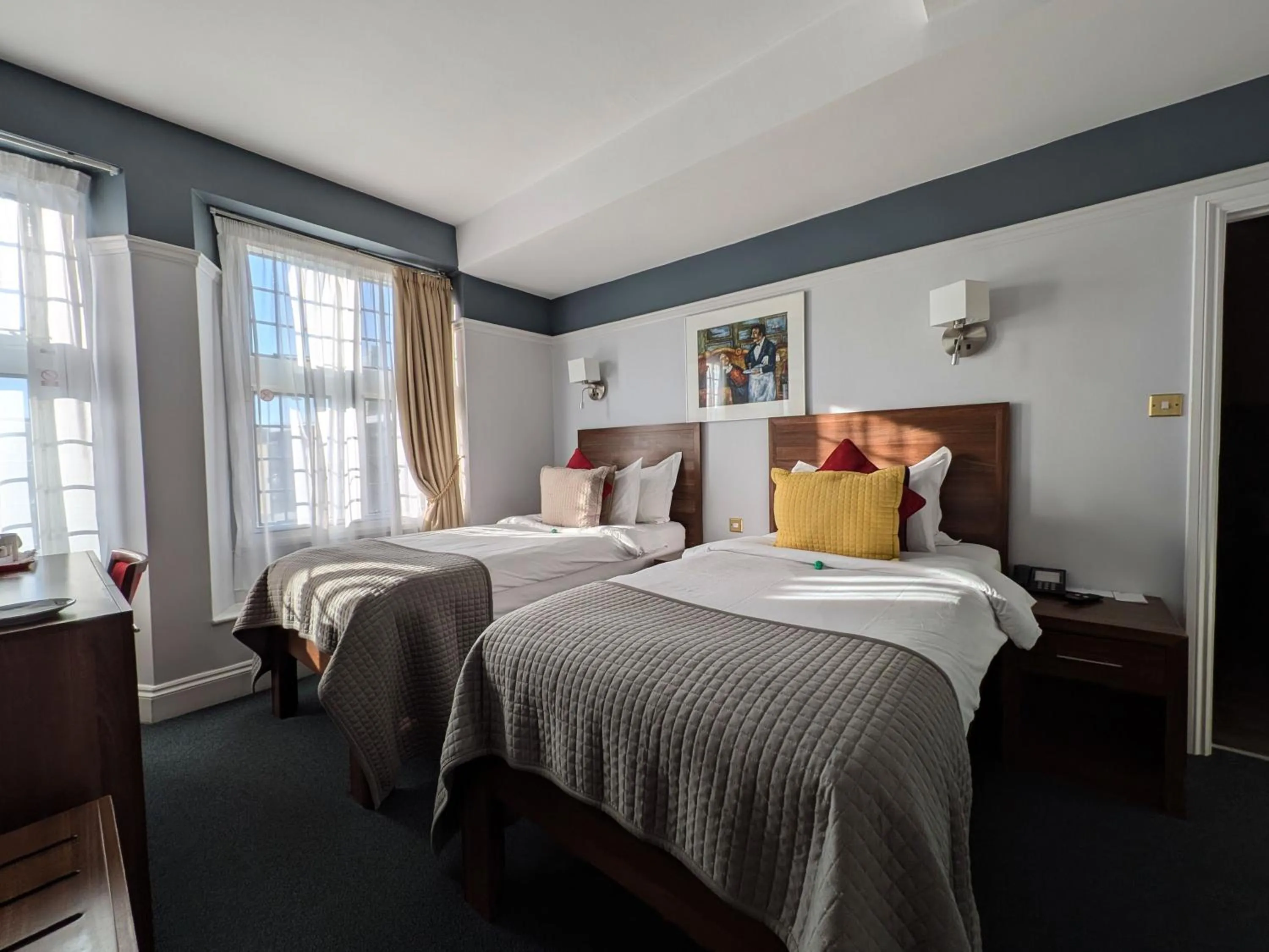 Bed in Royal Oxford Hotel