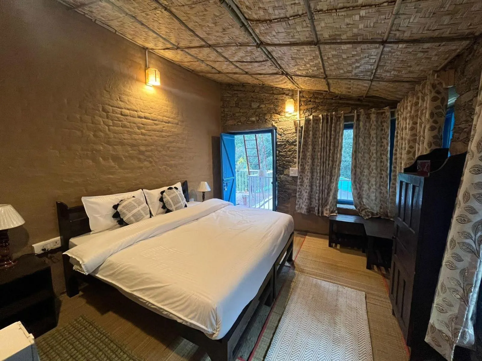 Photo of the whole room, Bed in Burans Kot Heritage Home - Ramgarh