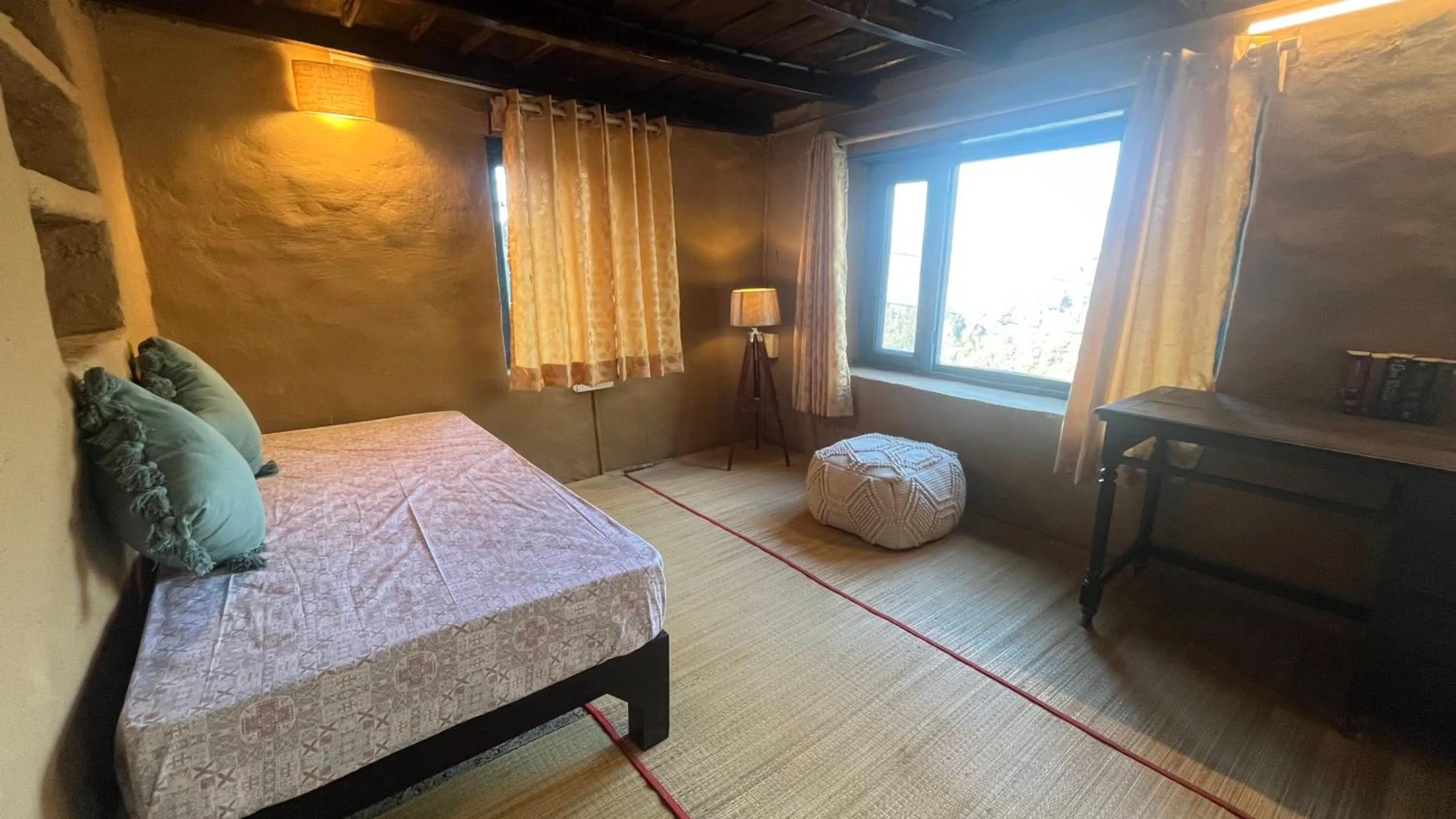 Living room, Bed in Burans Kot Heritage Home - Ramgarh