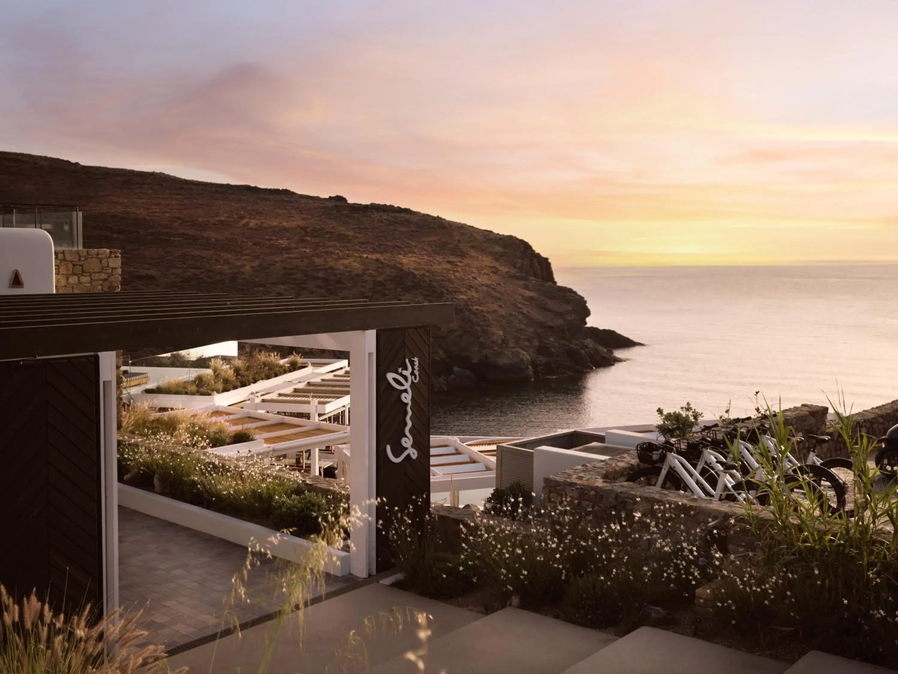 Facade/entrance in Semeli Coast Mykonos Curio Collection by Hilton Facade/entrance in Semeli Coast Mykonos Curio Collection by Hilton