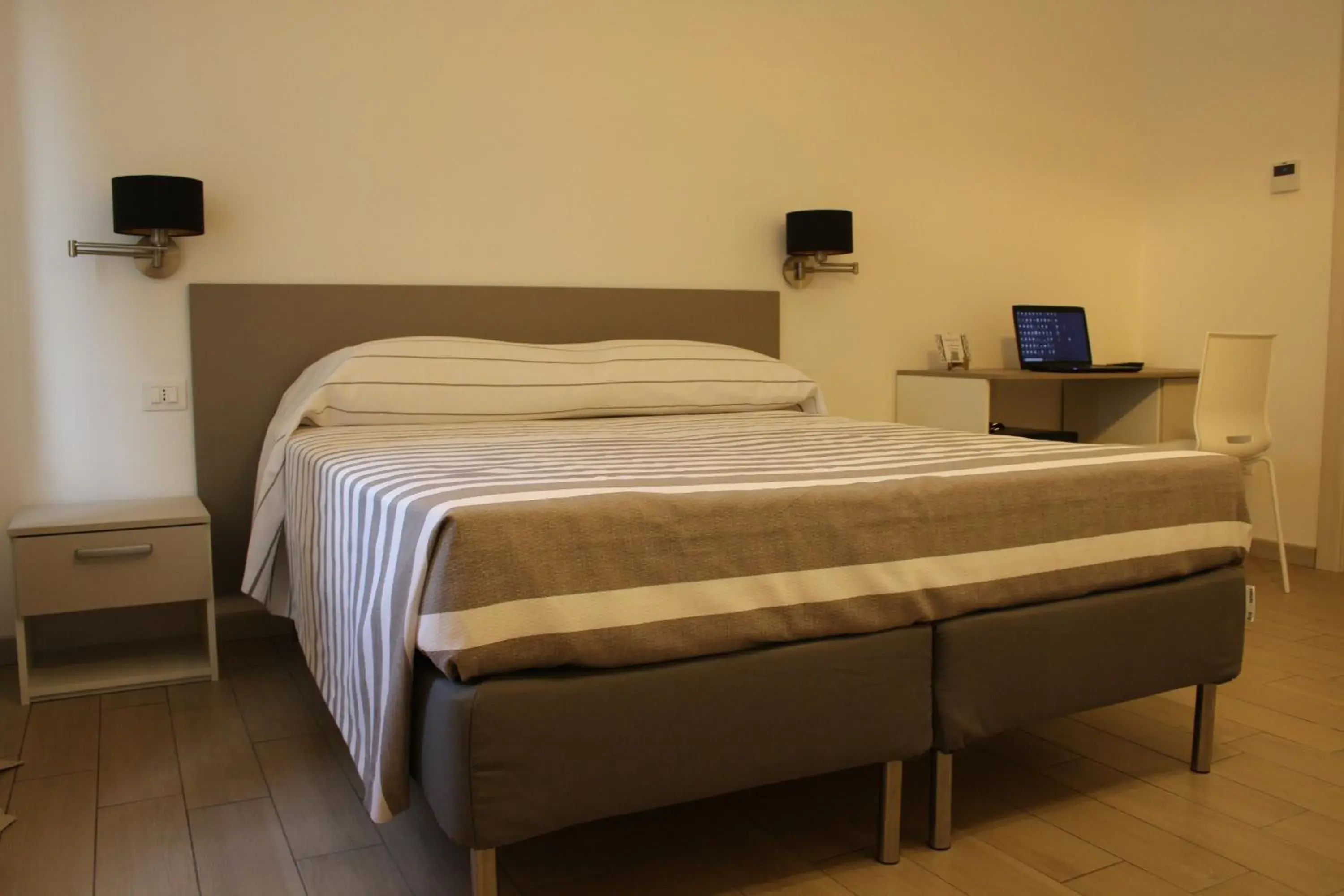 Quadruple Room with Private Bathroom - single occupancy in Lasso B&B Quadruple Room with Private Bathroom - single occupancy in Lasso B&B