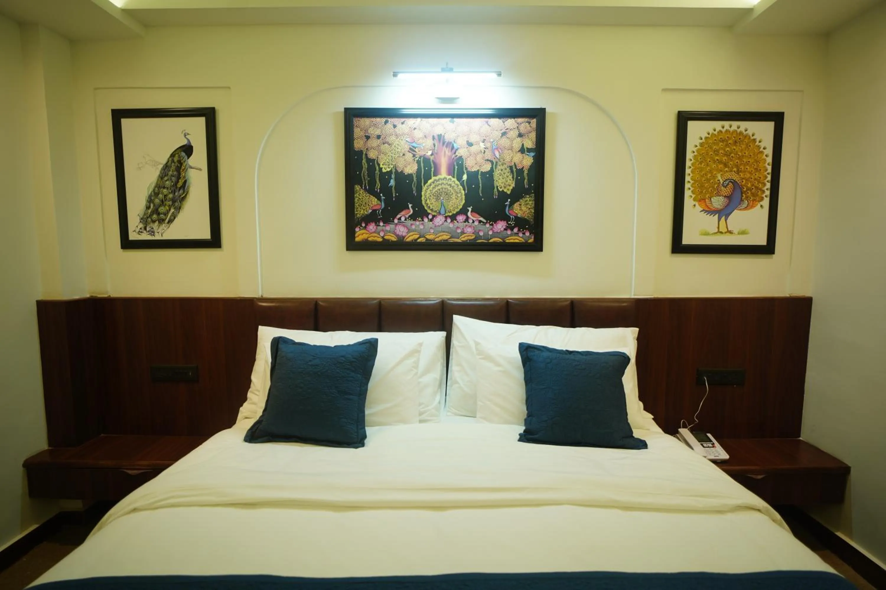 Bed in HOTEL PRAHLAD INN