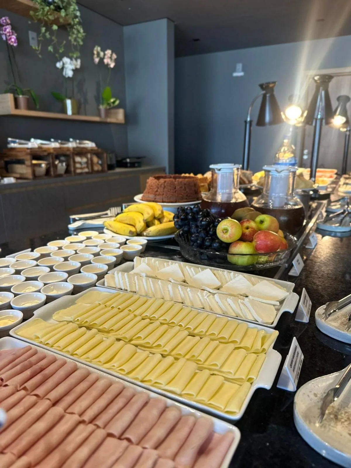 Buffet breakfast in Hotel 10 Sorriso