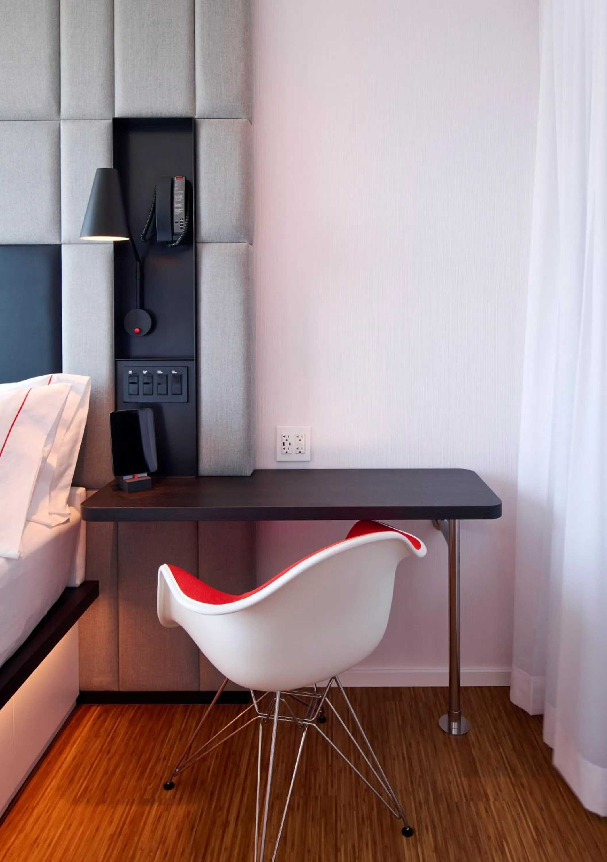 Bedroom, Bed in citizenM Boston Back Bay