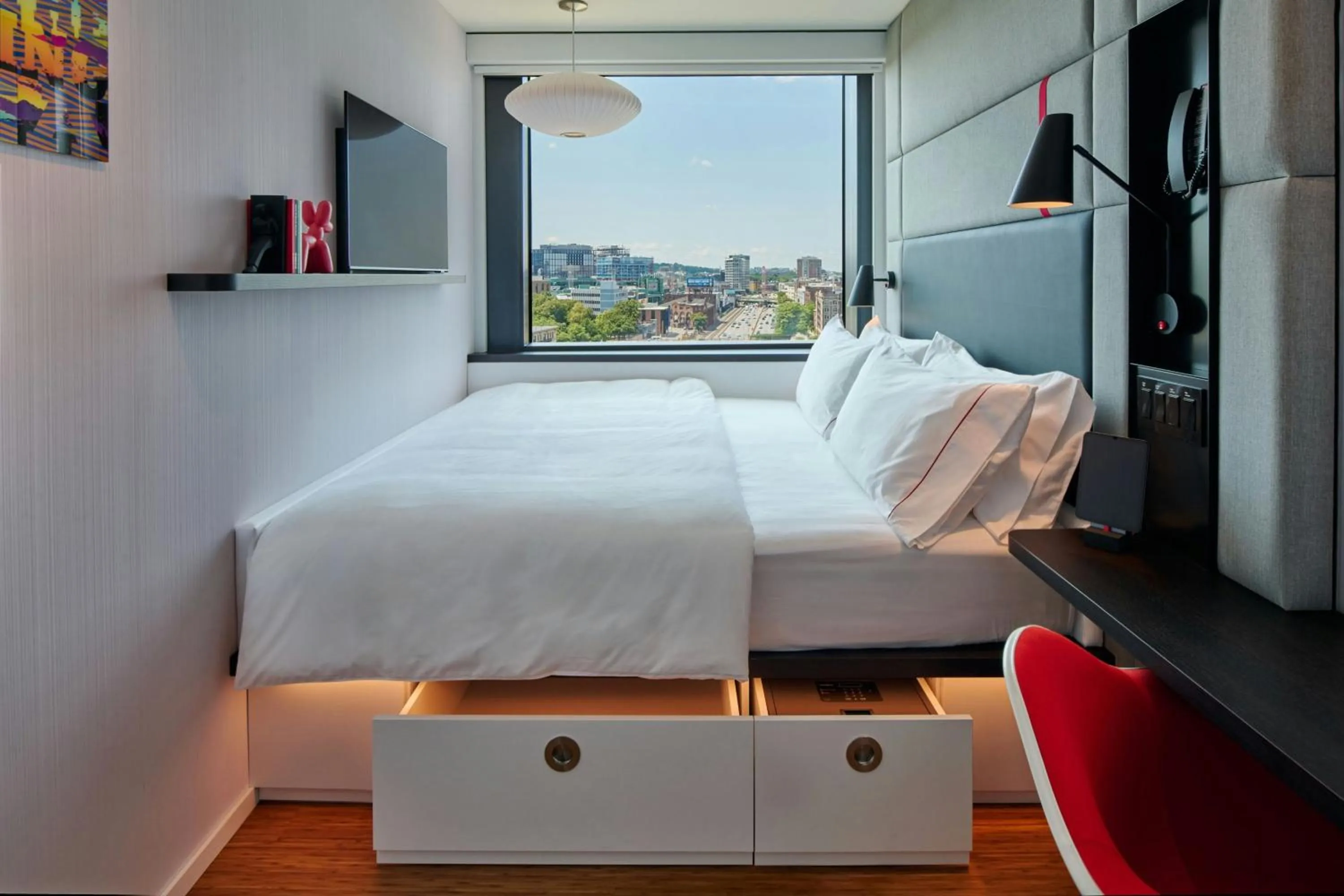 Bedroom, Bed in citizenM Boston Back Bay