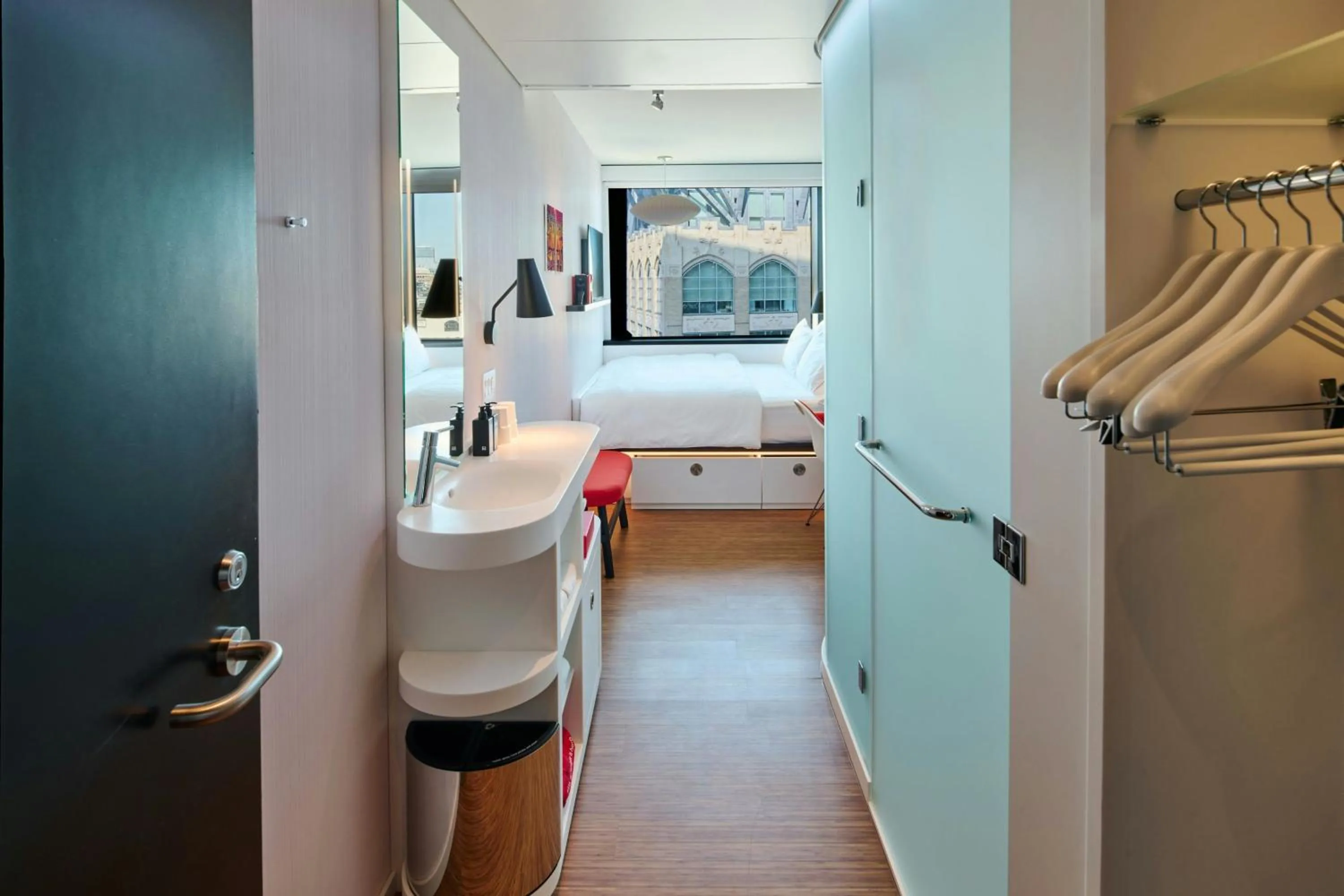 Bedroom, Bed in citizenM Boston Back Bay