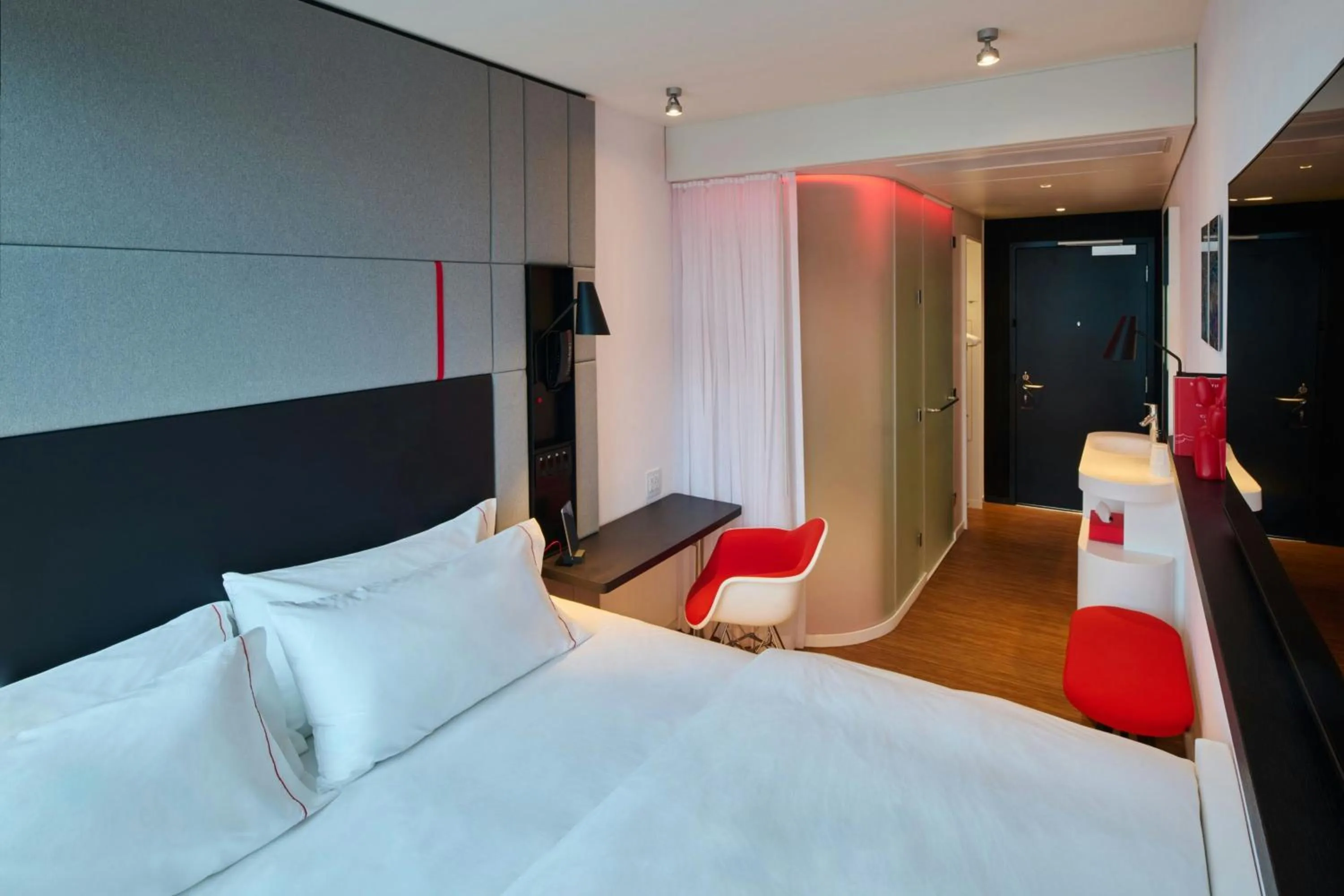 Bedroom, Bed in citizenM Miami South Beach