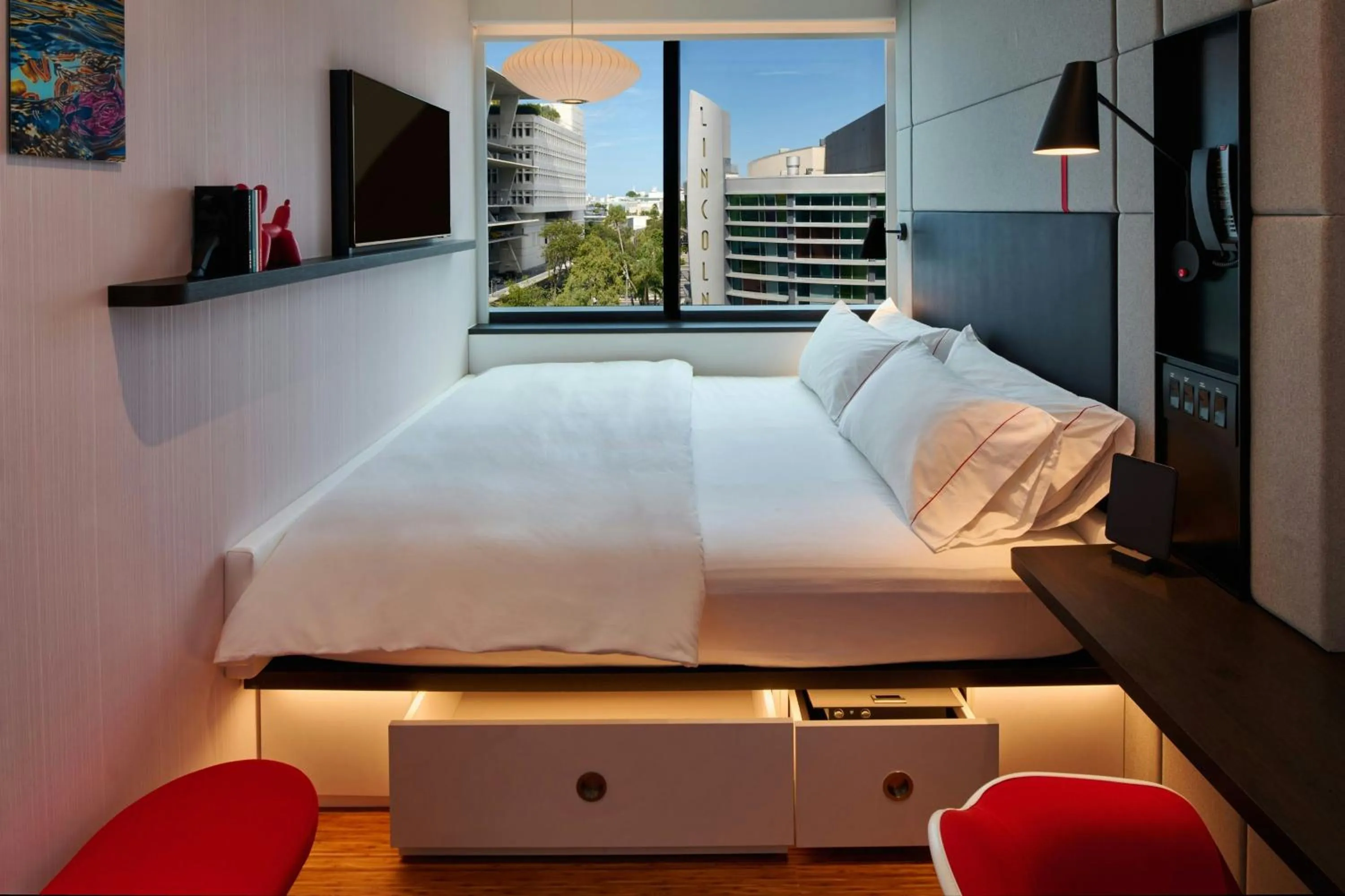 Bedroom, Bed in citizenM Miami South Beach