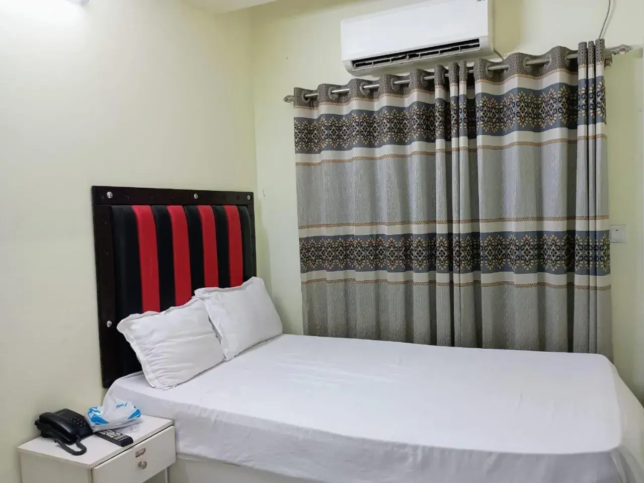 Deluxe Single Room - single occupancy in Hotel White Stone Deluxe Single Room - single occupancy in Hotel White Stone