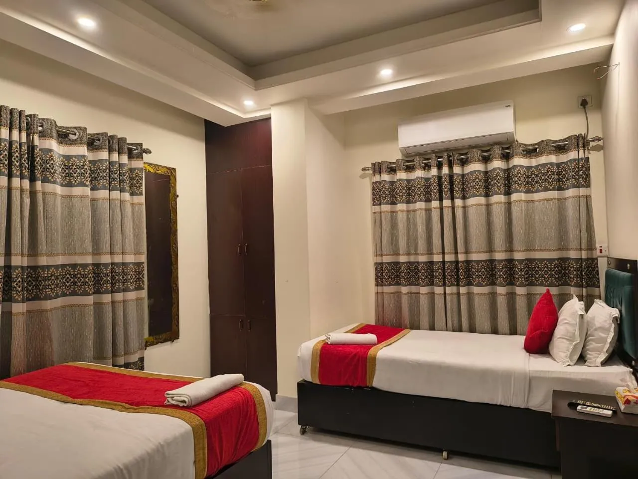 Photo of the whole room, Bed in Hotel White Stone