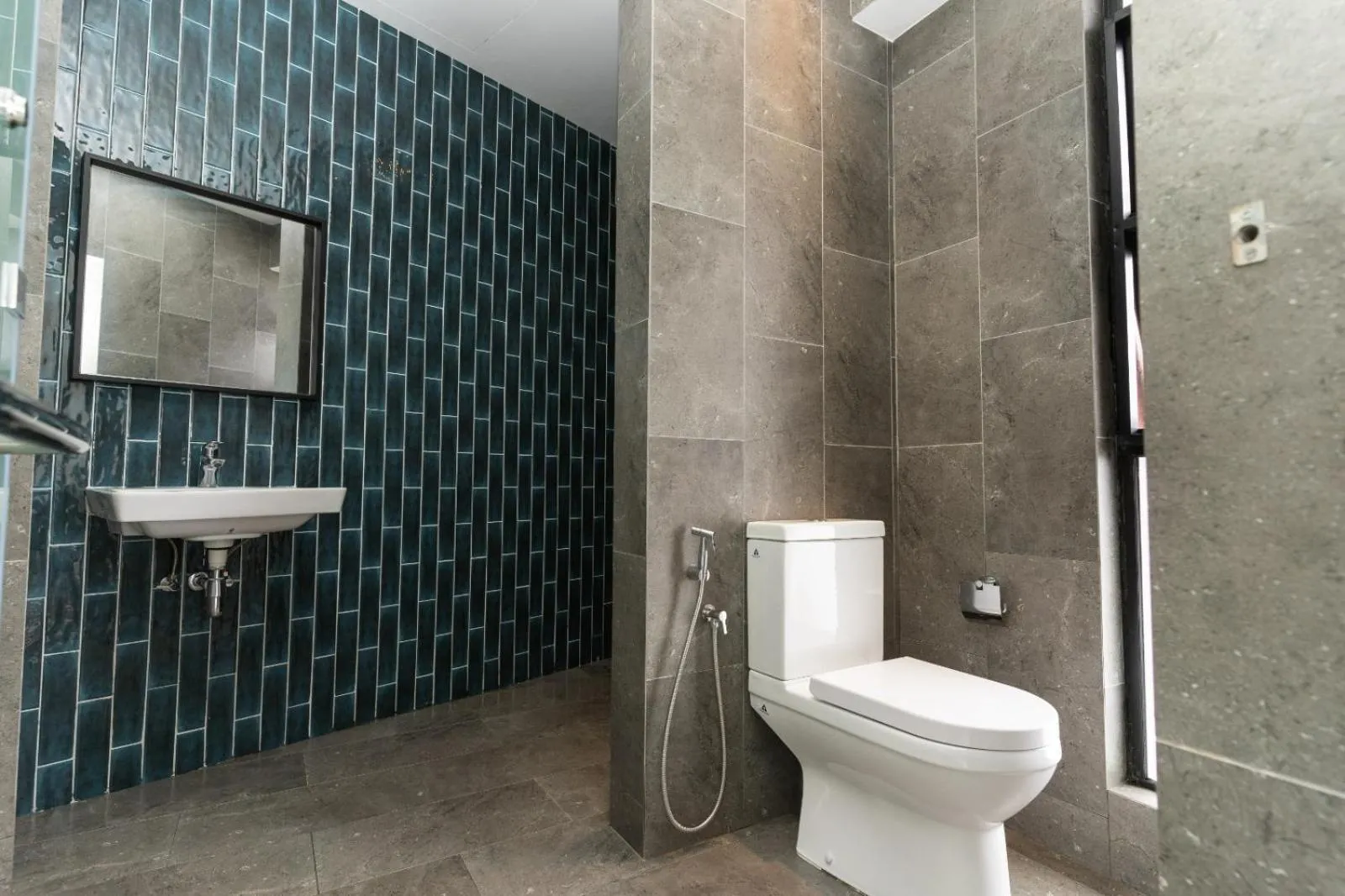 Shower in The Artz Hotel