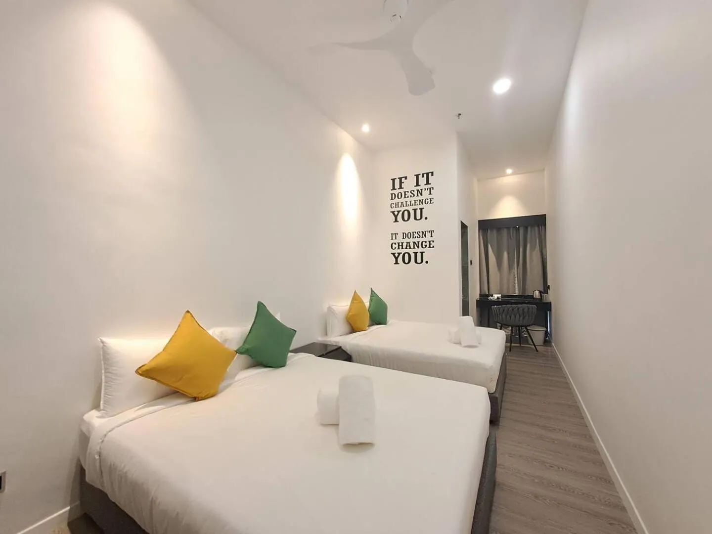Photo of the whole room, Bed in The Artz Hotel
