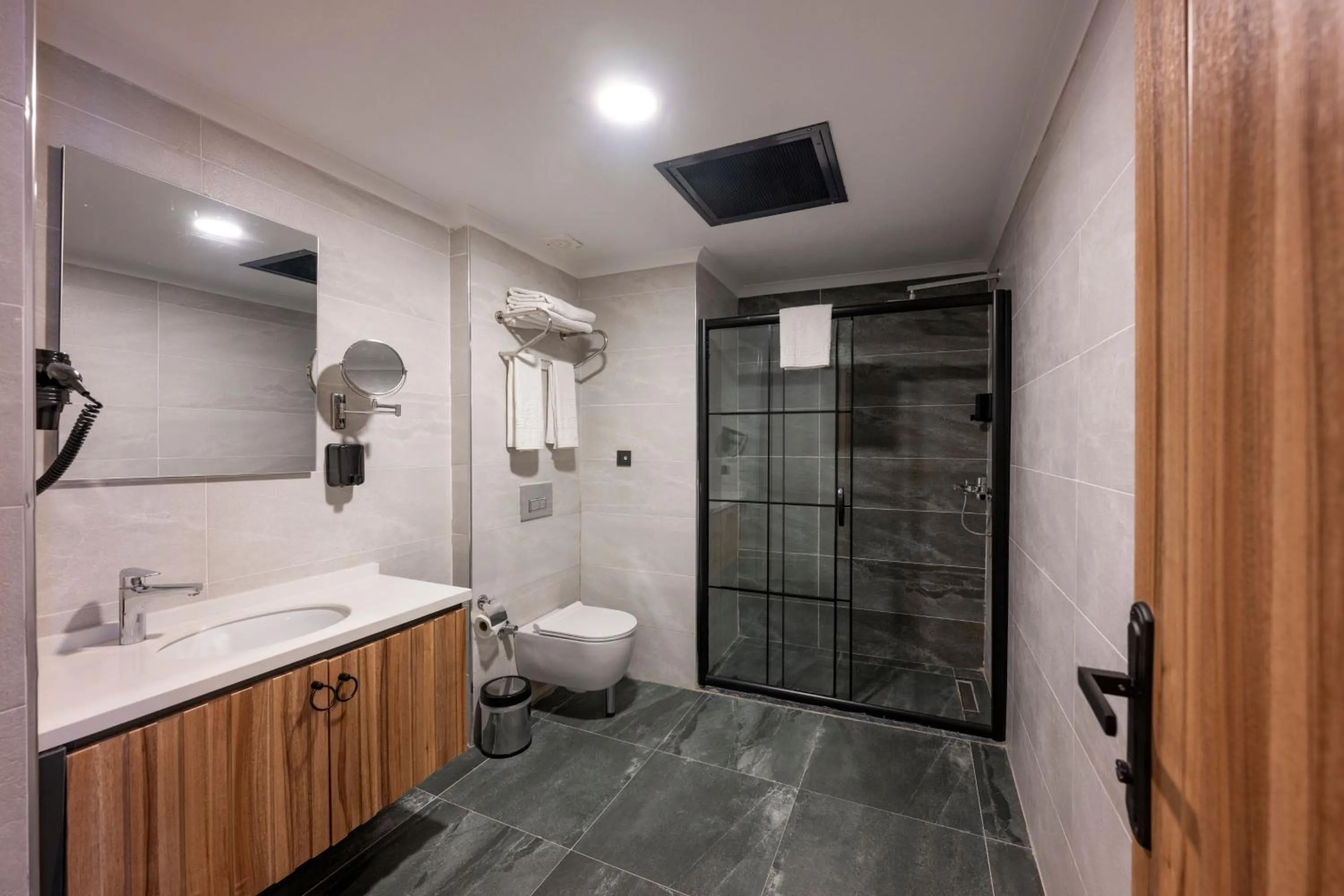 Shower in The Nirvanas Hotel