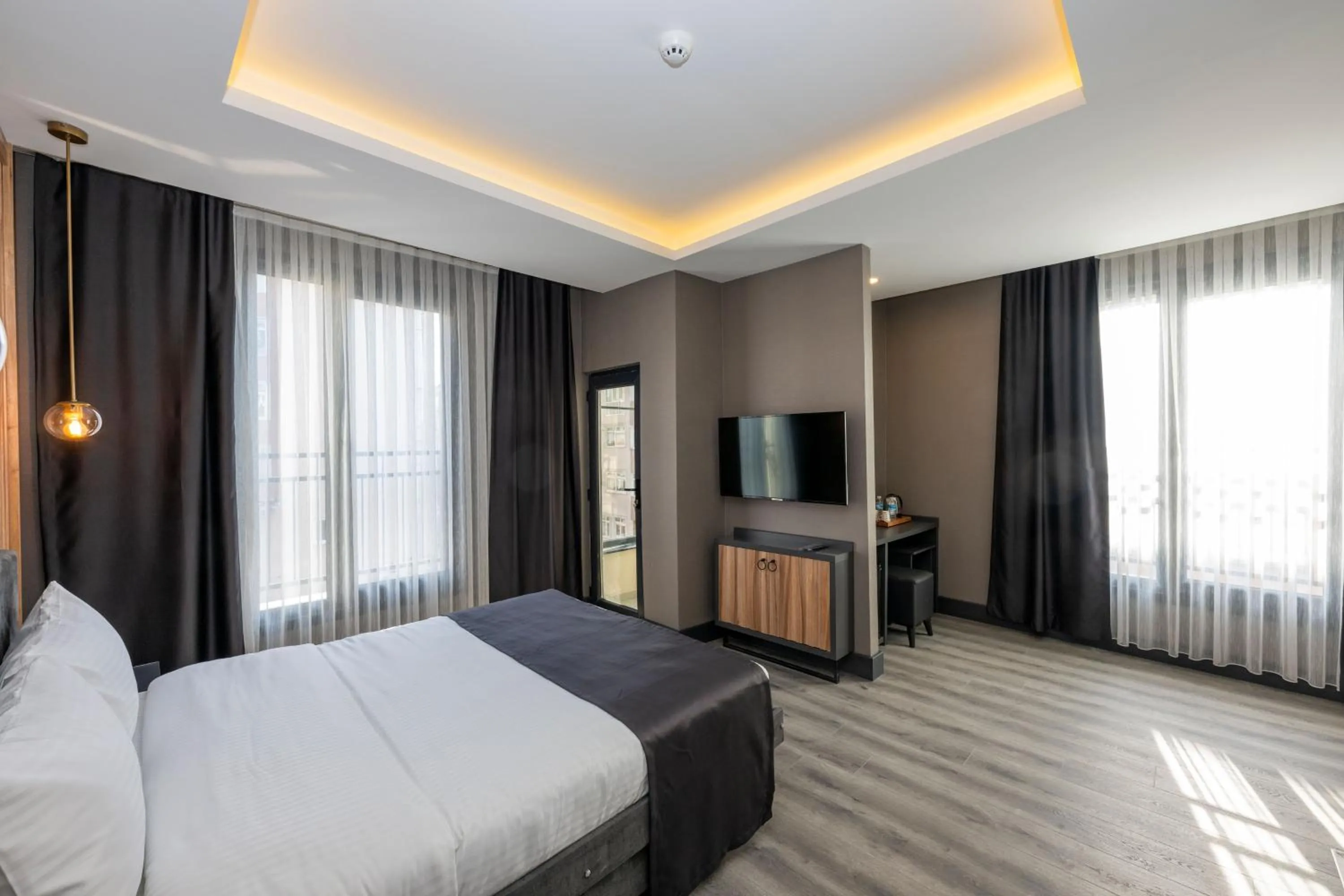 Bed in The Nirvanas Hotel