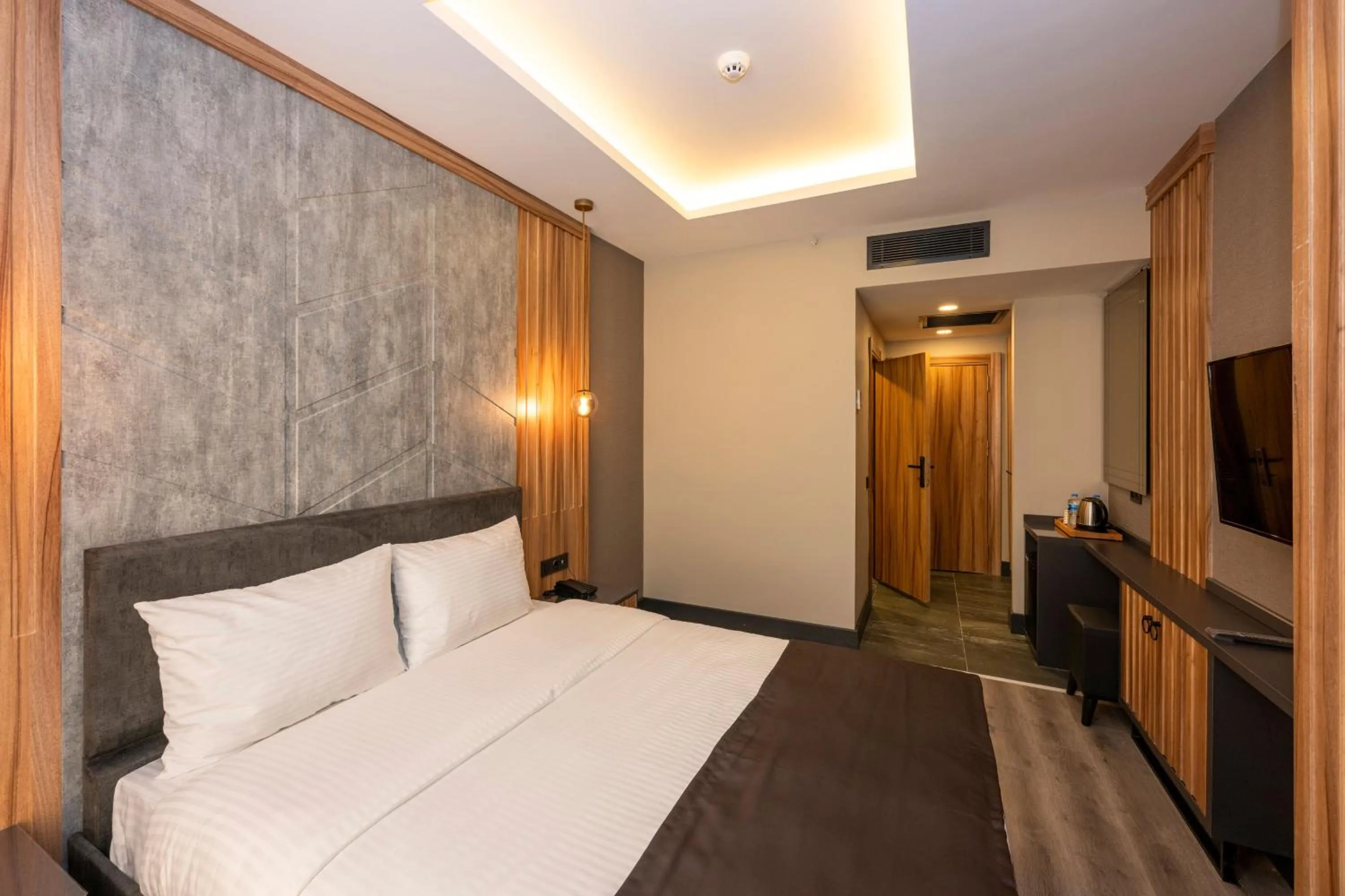 Bed in The Nirvanas Hotel