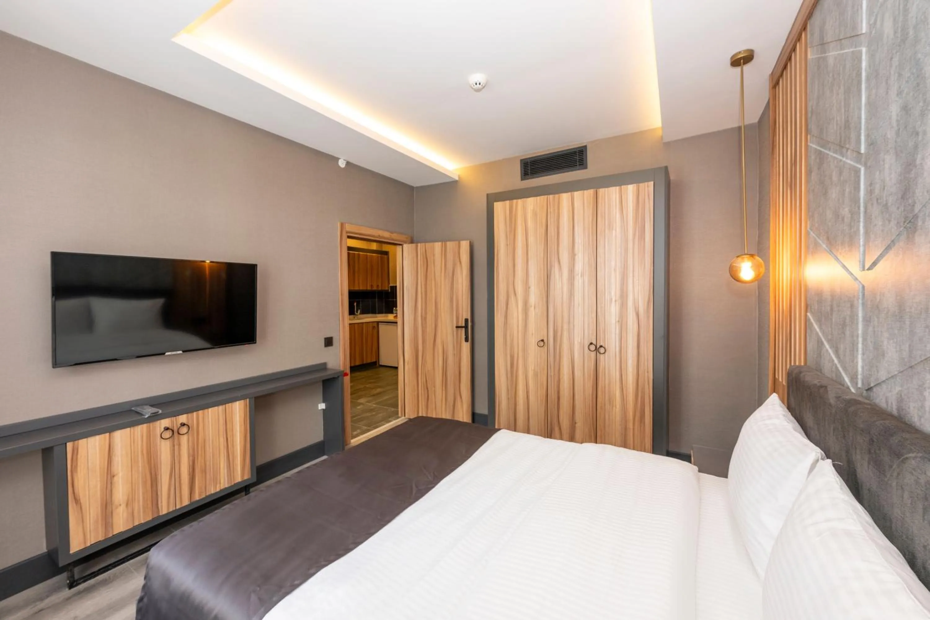 Bed in The Nirvanas Hotel