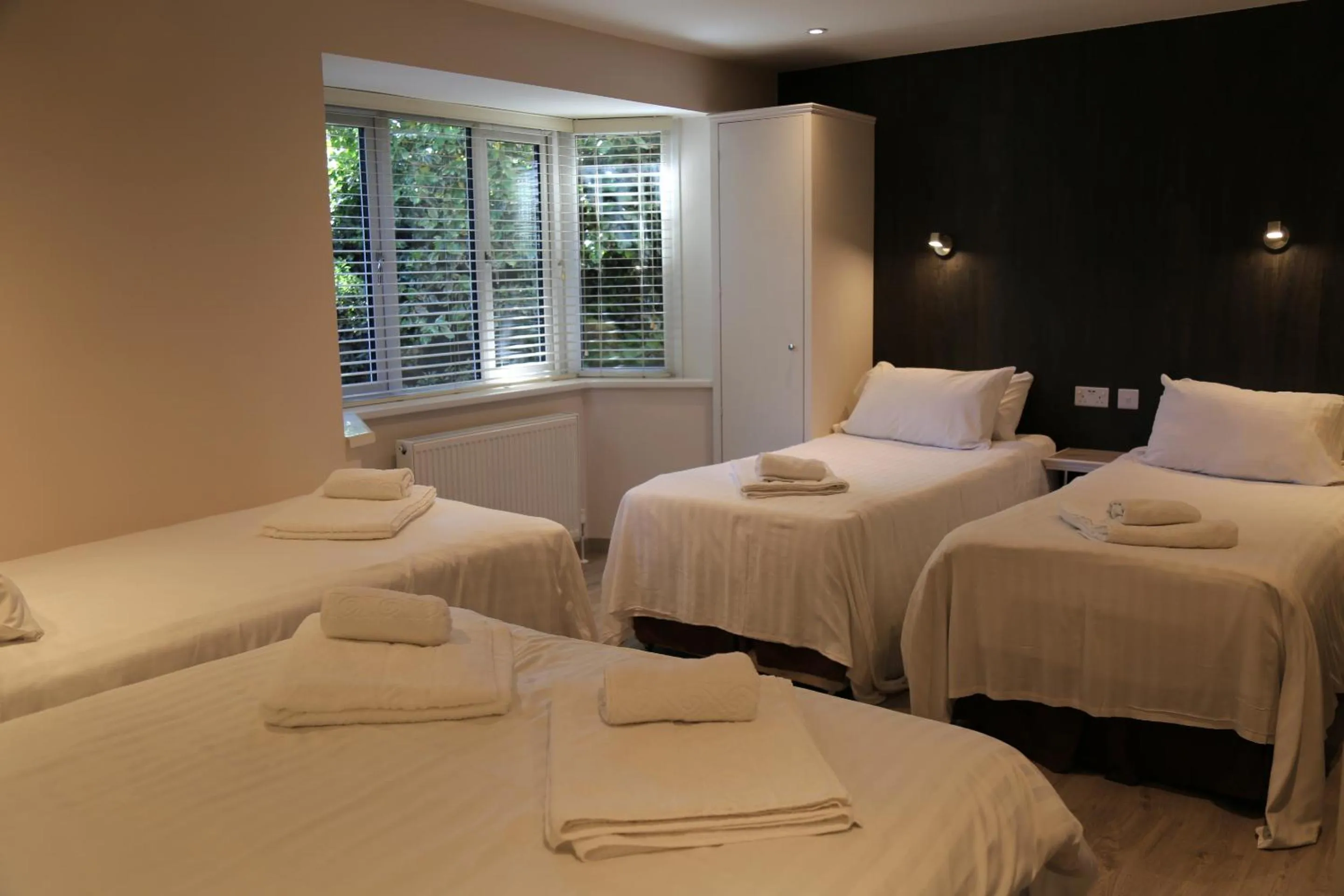 Bedroom, Bed in Debden Guest House