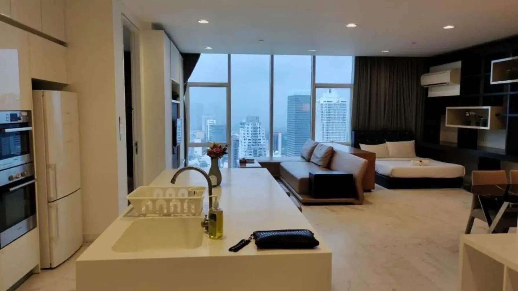 Three-Bedroom Apartment with View in The Platinum KLCC by Comfort Suites Three-Bedroom Apartment with View in The Platinum KLCC by Comfort Suites