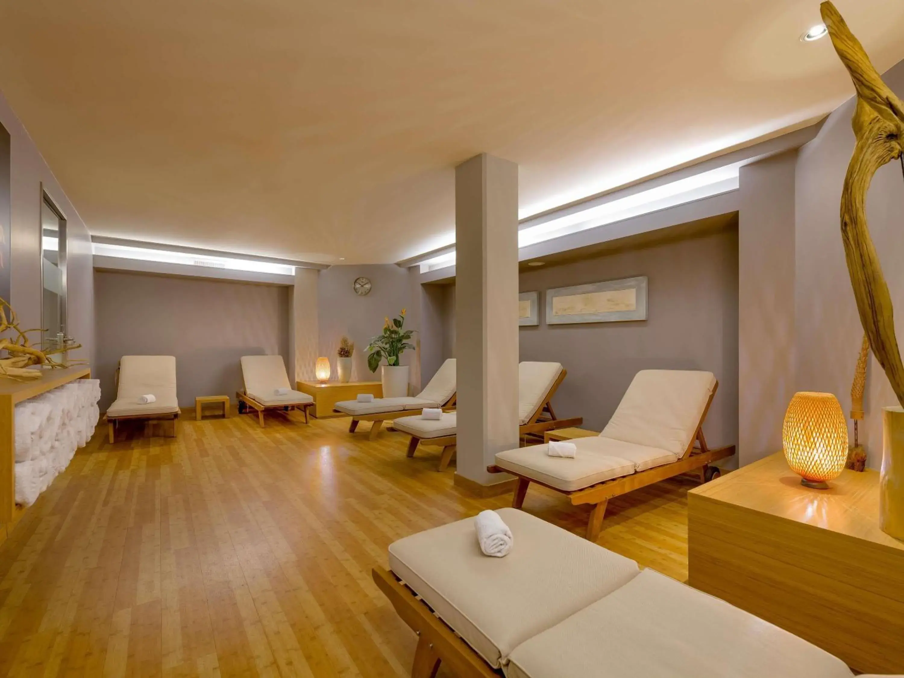 Spa and wellness centre/facilities in Mövenpick Hotel Amsterdam City Centre Spa and wellness centre/facilities in Mövenpick Hotel Amsterdam City Centre